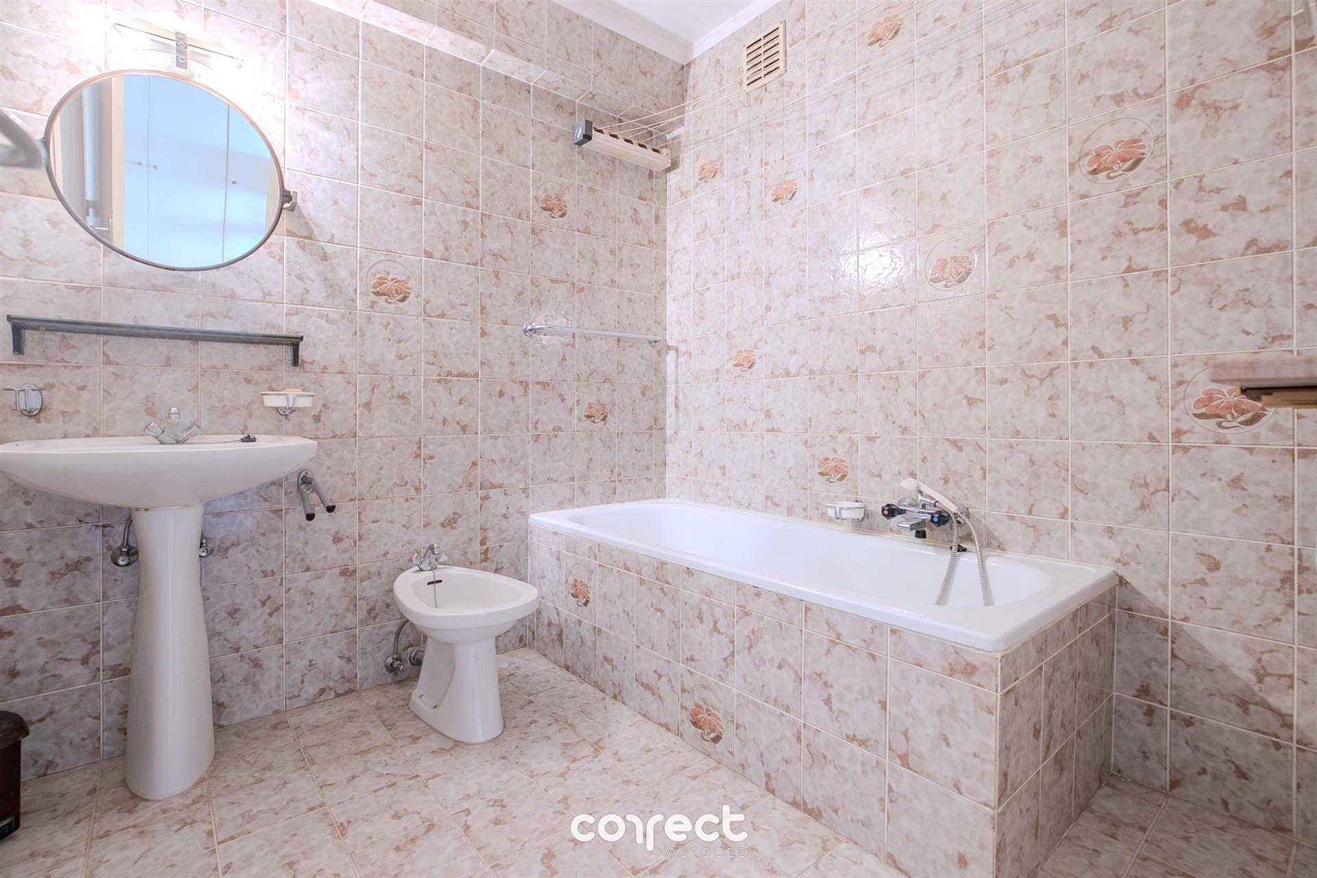 Appartement gelegen op de 7de verd. van een verzorgde residentie.  foto 5