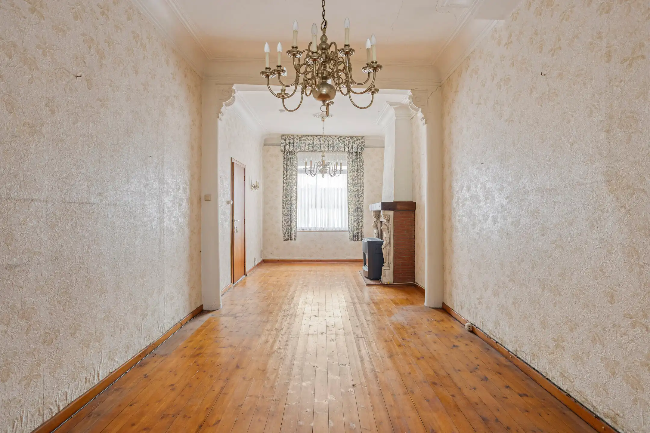 Charmante te renoveren woning met tuin en optionele garage foto 2