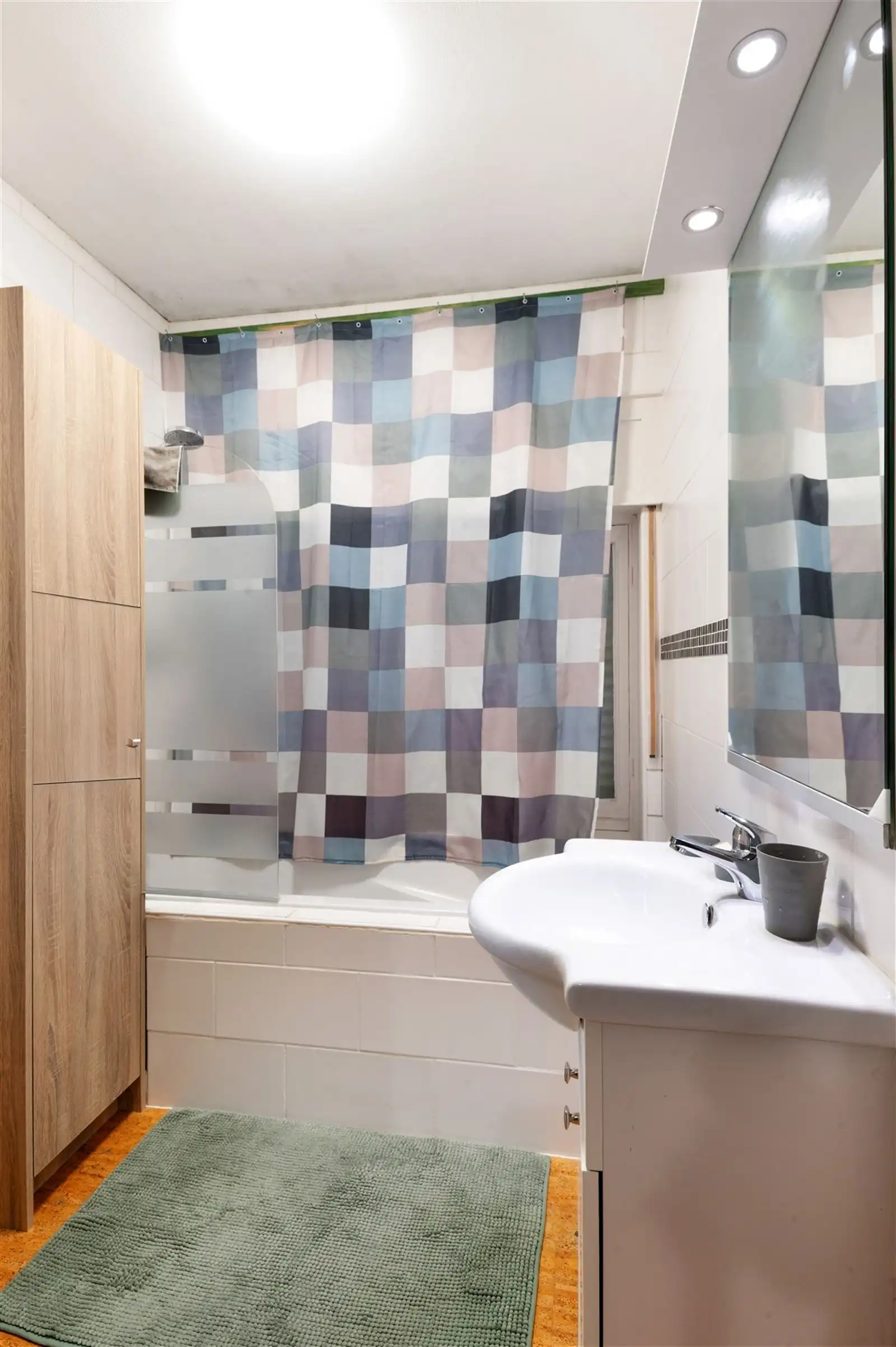 Gezinswoning met garage en tuin op 6are30 foto 14