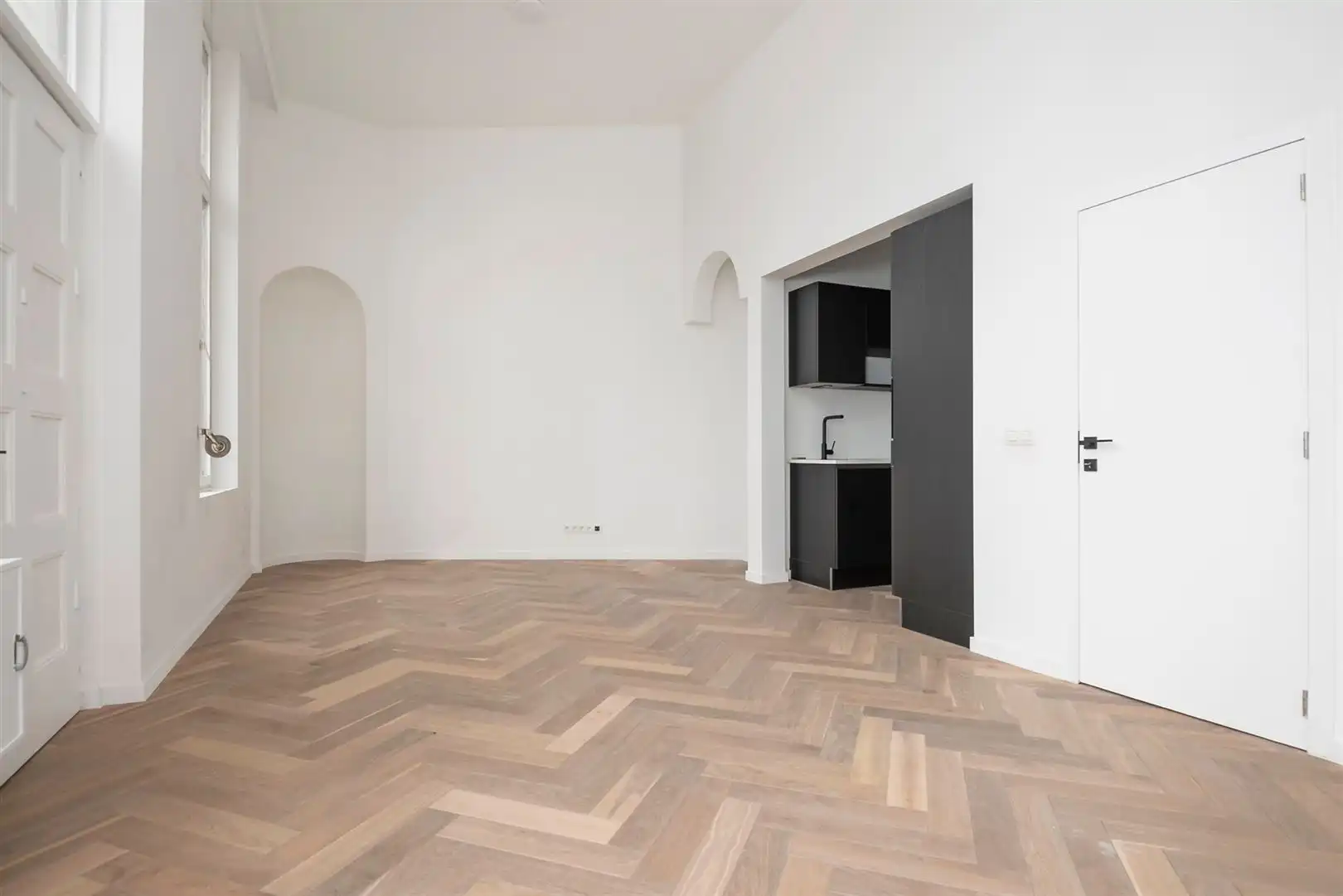 Majestueus burgerhuis met studio foto 8