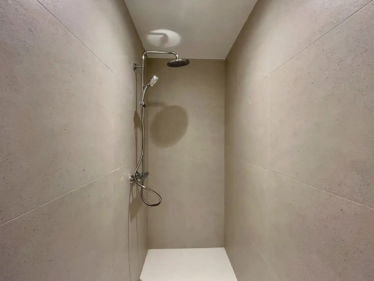 Instapklaar 2-slaapkamer appartement met tuin nabij centrum Tielt! foto 6