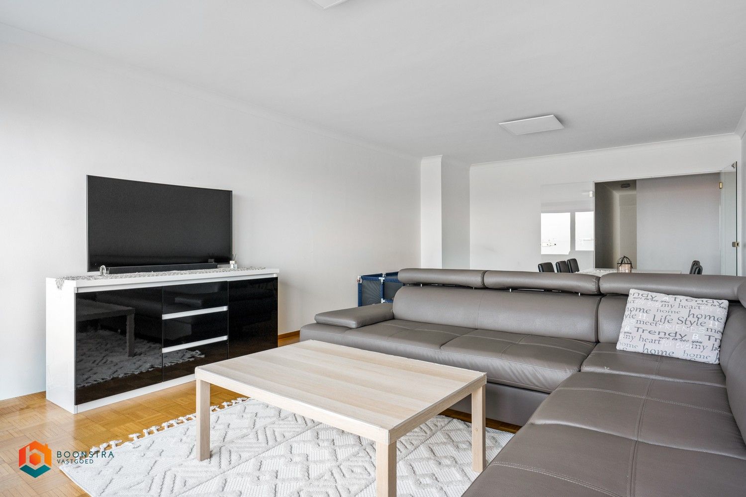 Ruim app met 2 slpkrs en terras foto 7