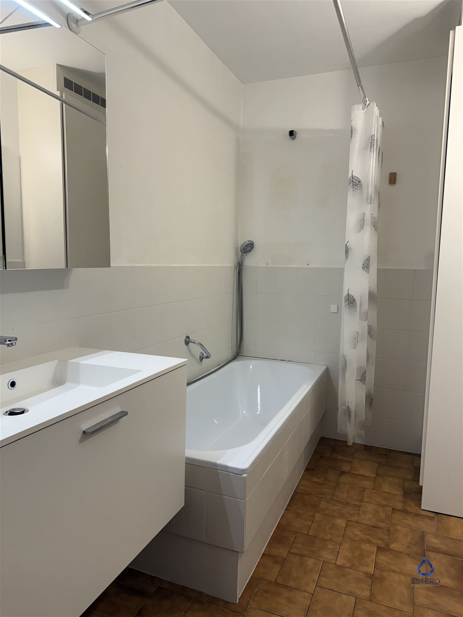 Appartement met twee slaapkamers en parking centrum Aalst foto 6