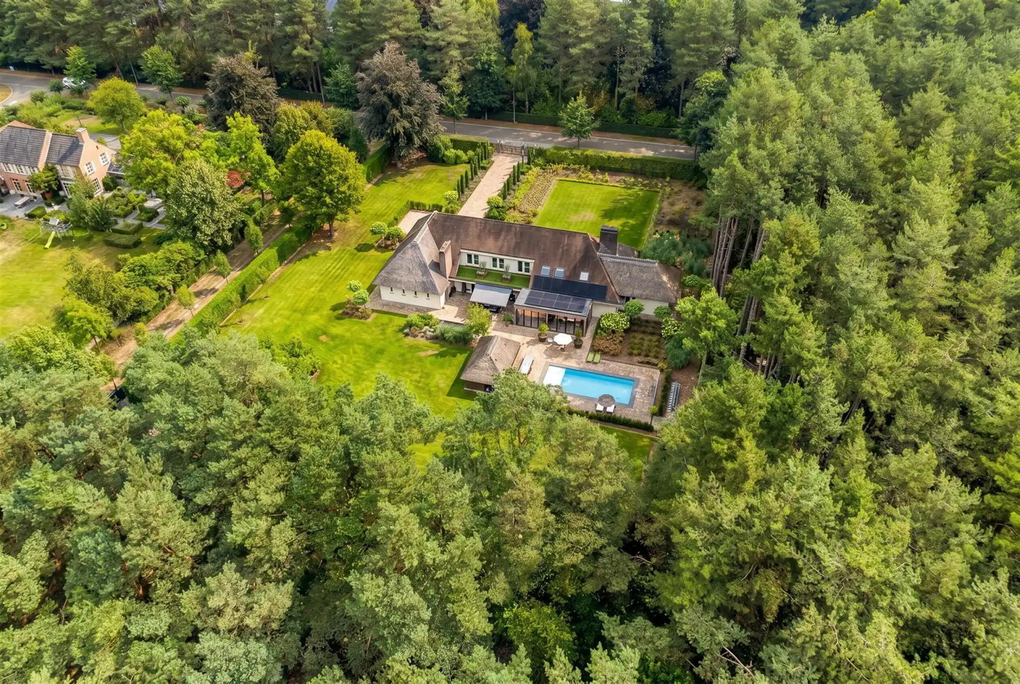 Landelijke luxe: unieke villa op ca. 11.000 m² privé-domein foto 89