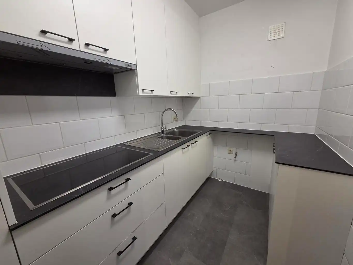 Goed onderhouden 1-slaapkamer appartement met terras foto 10