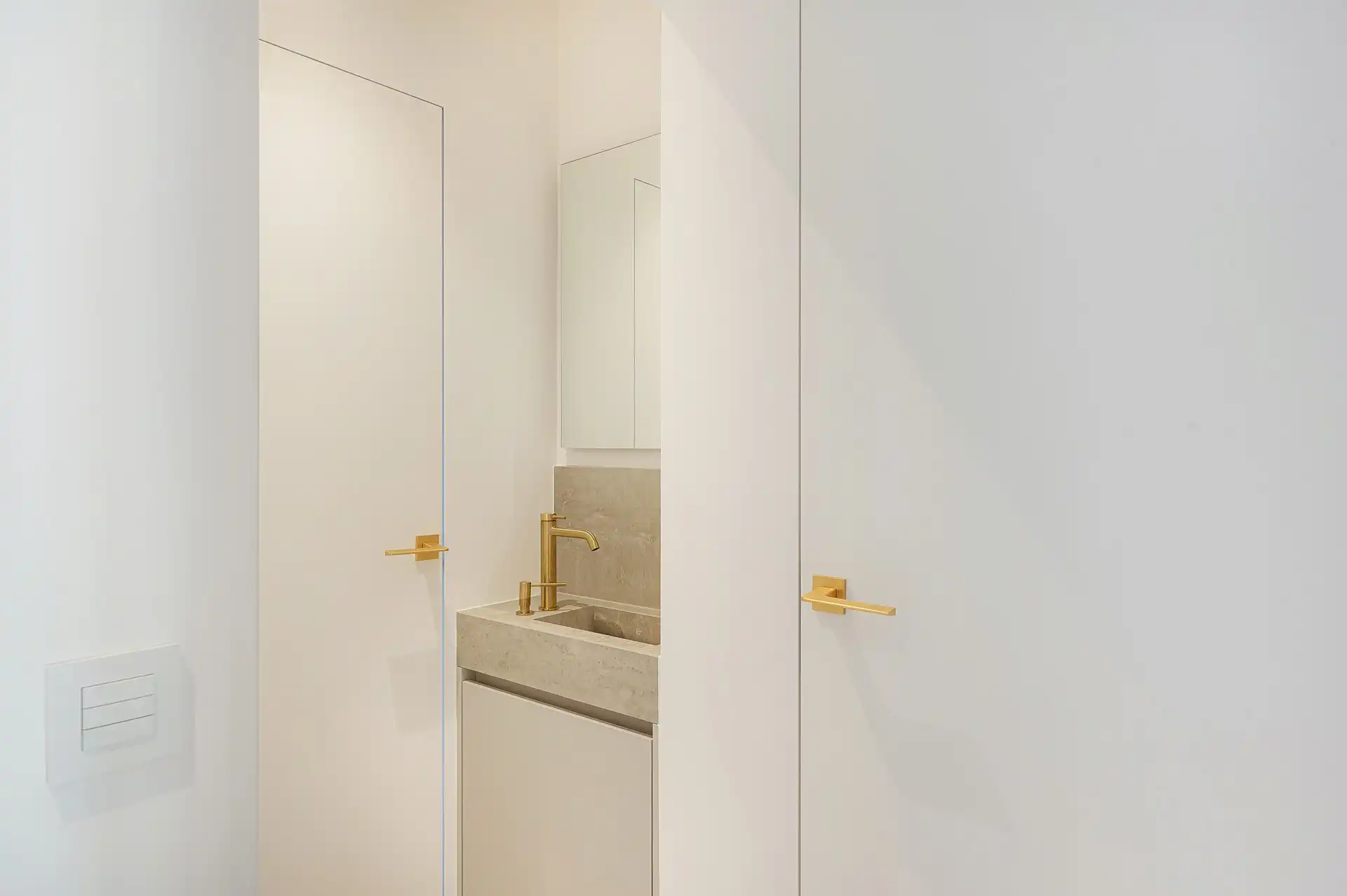 Prachtig gerenoveerd penthouse met panoramische zichten en zonnige ruime terrassen gelegen op de Zeedijk te Duinbergen foto 22