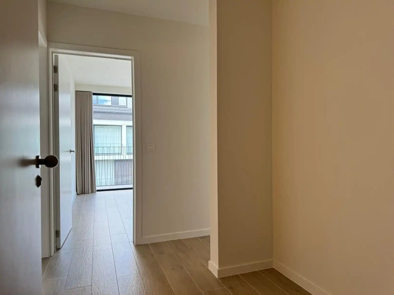 Appartement met twee slaapkamers, groot terras en autostaanplaats foto 11