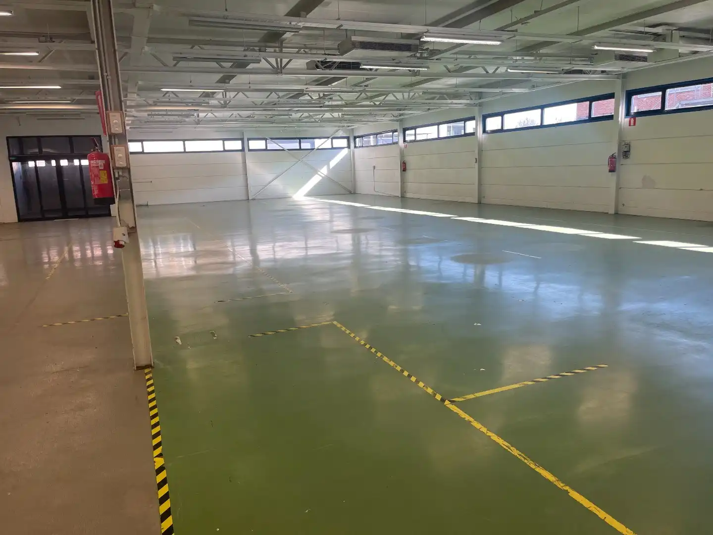 Industriële multifunctionele bedrijfsruimte van 1500m² in Hasselt met 2080 m² perceeloppervlakte en 50.00 parkeerplaatsen foto 13