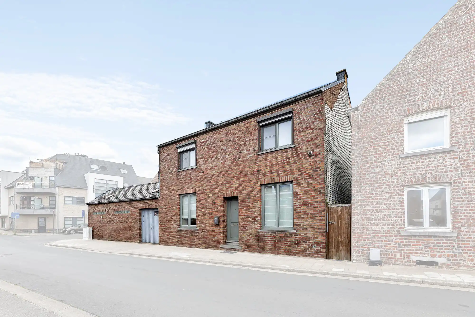 Hoofdfoto van de publicatie: Instapklare woning met ruime garage/opslagplaats