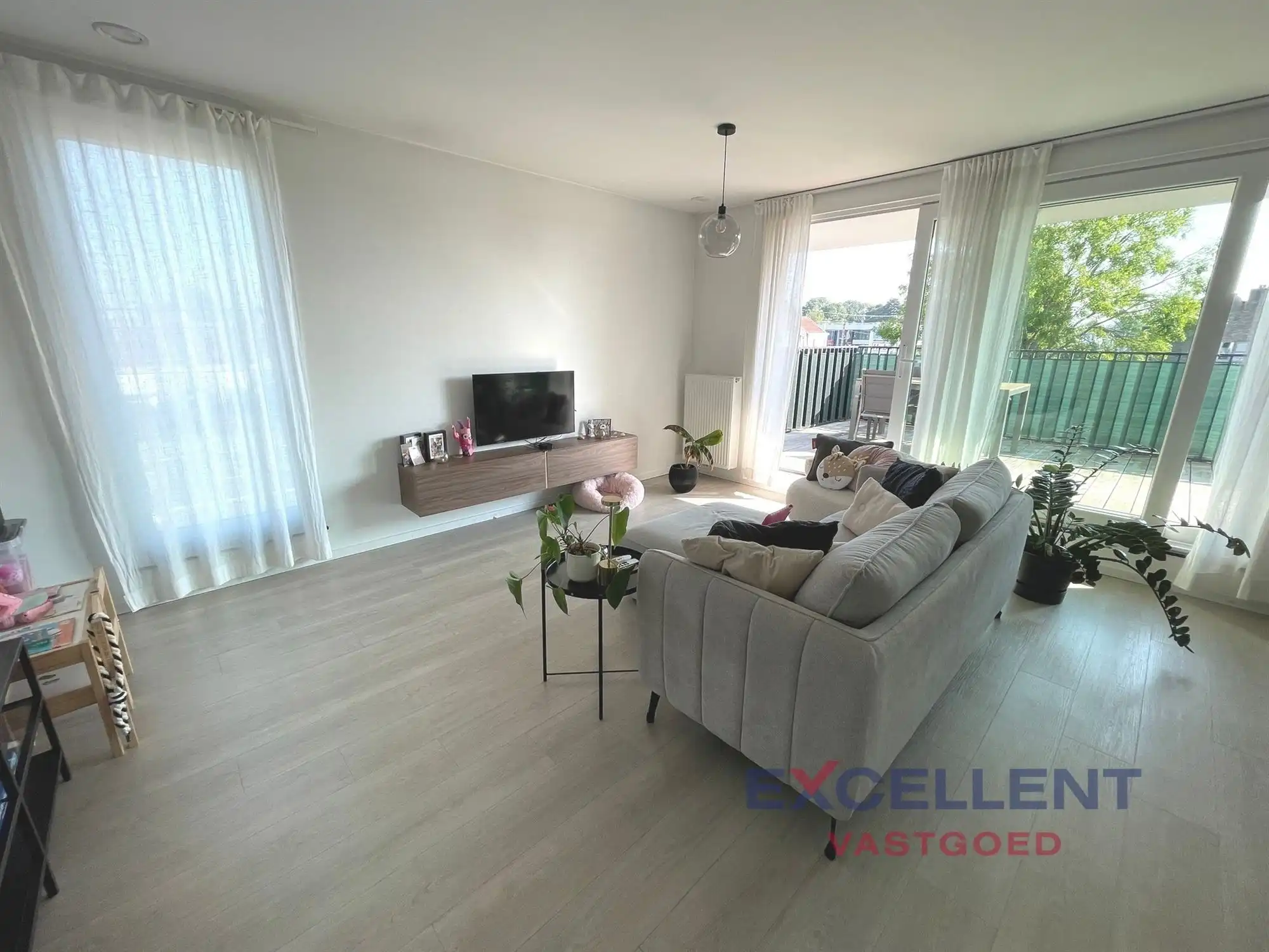 Energiezuinig 2-slaapkamerappartement te Deinze te huur foto 2