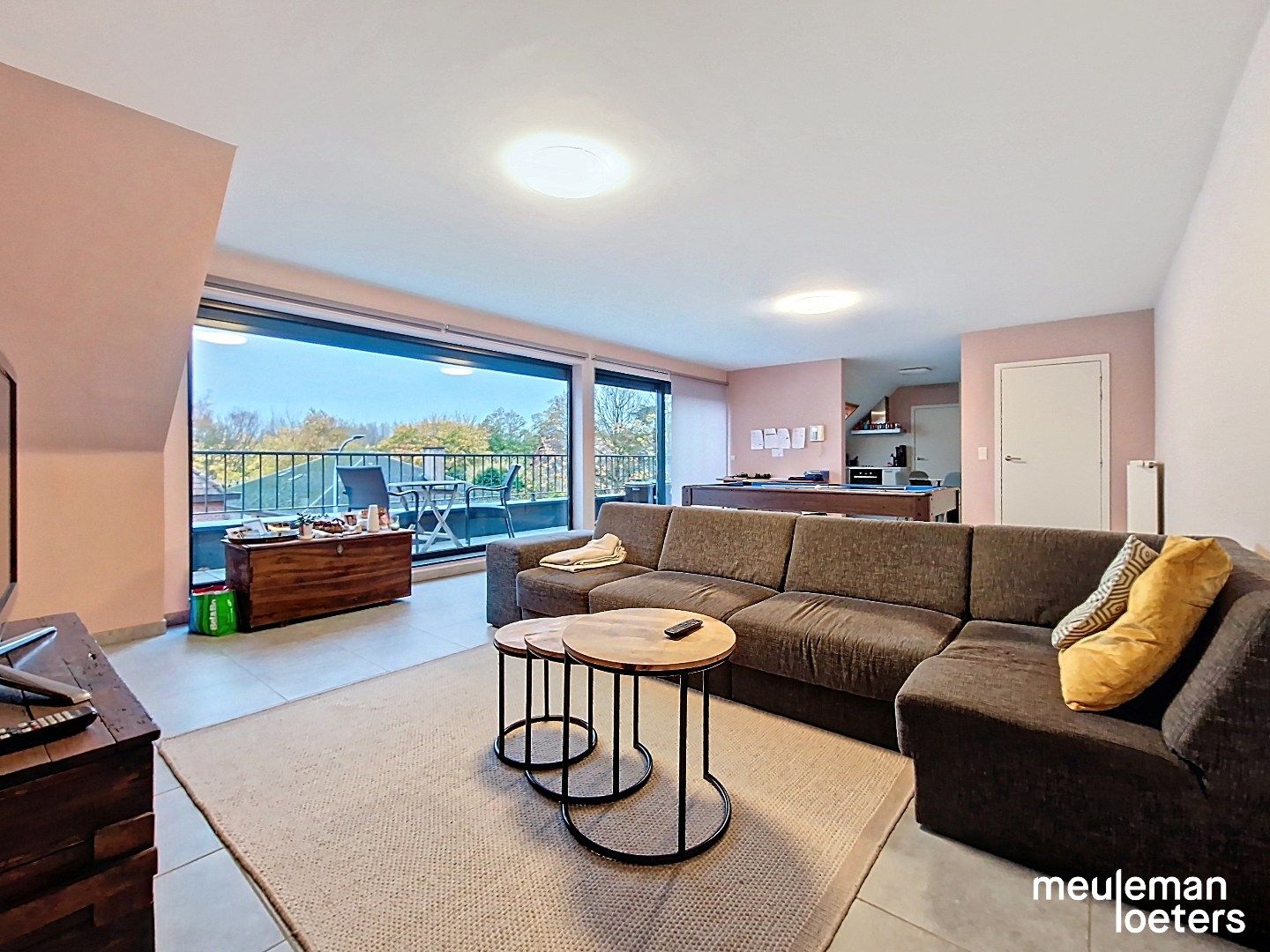 Lichtrijk appartement met twee ruime slaapkamers  foto 2