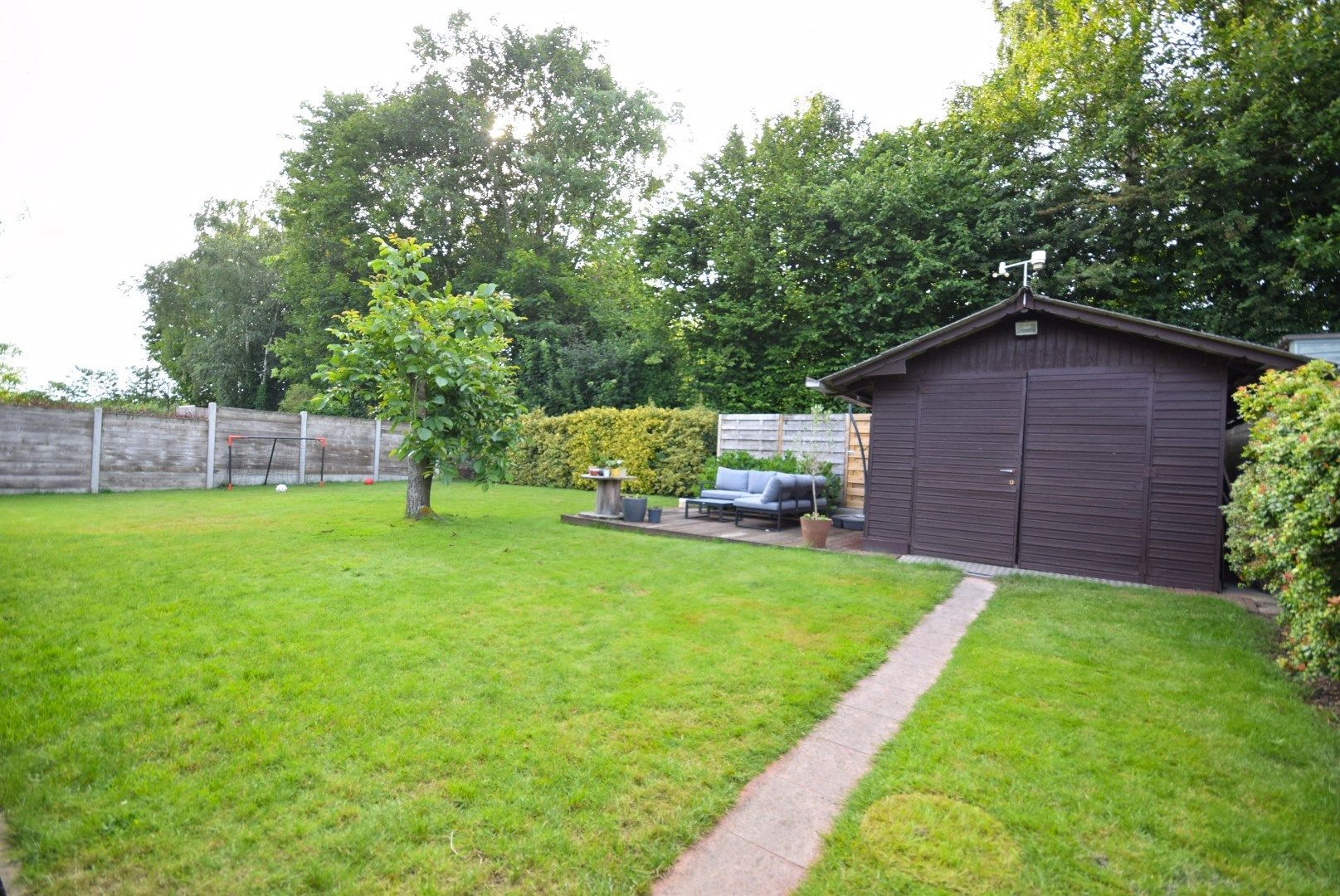 RUIME WONING MET 3 SLAAPKAMERS EN TUIN foto 9