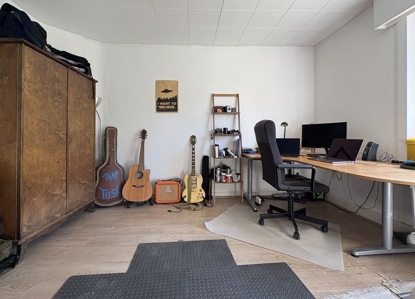 Te renoveren woning met veel potentieel  foto 13