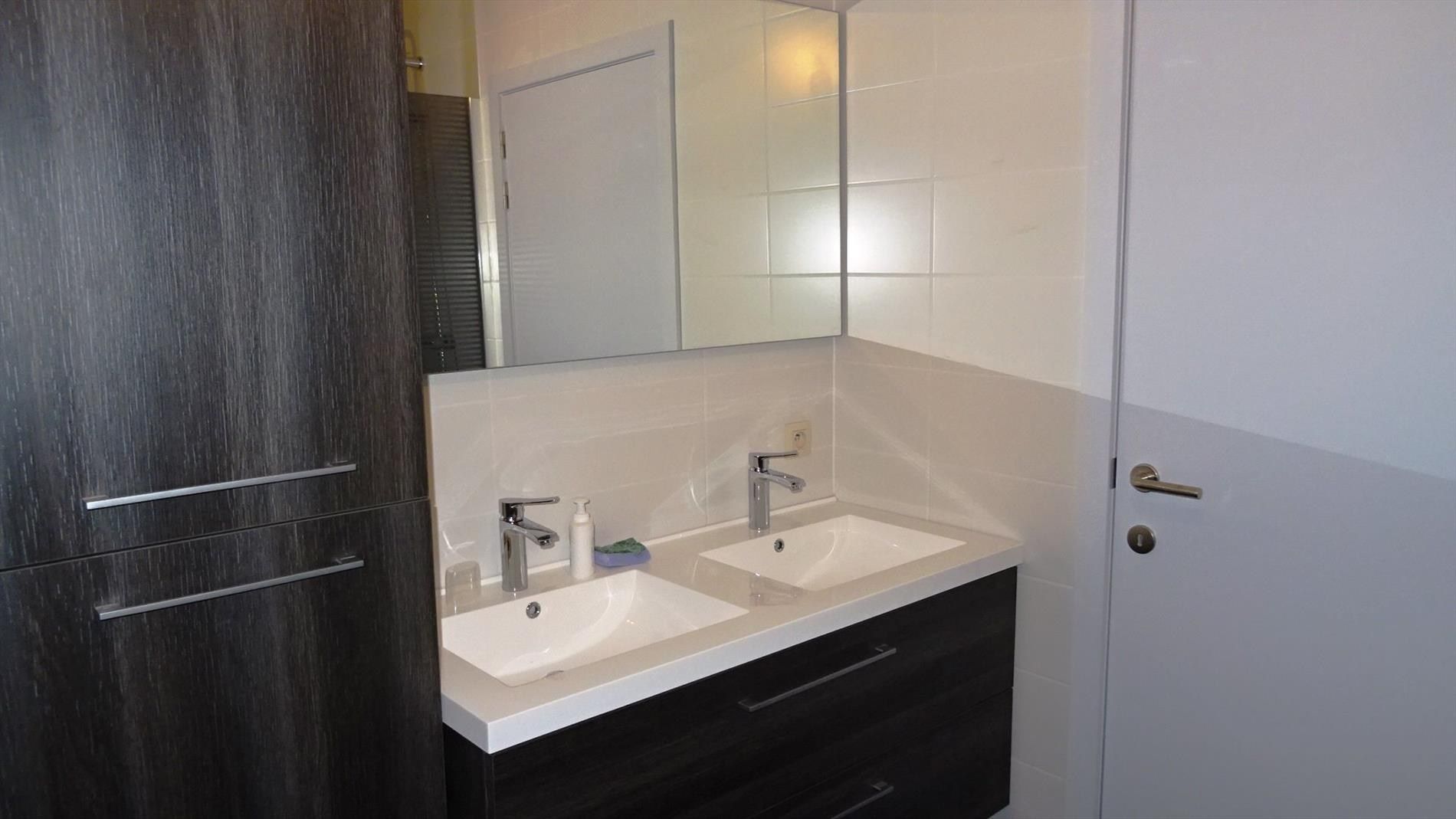 Moderne bel-etage woning zeer goed gelegen in centrum foto 8