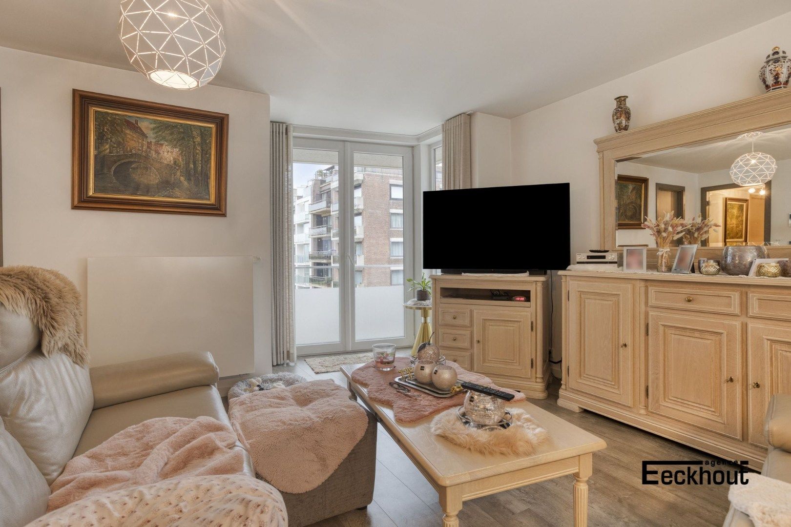 Ruim 2 slaapkamer appartement in het centrum van Oostende. foto 5