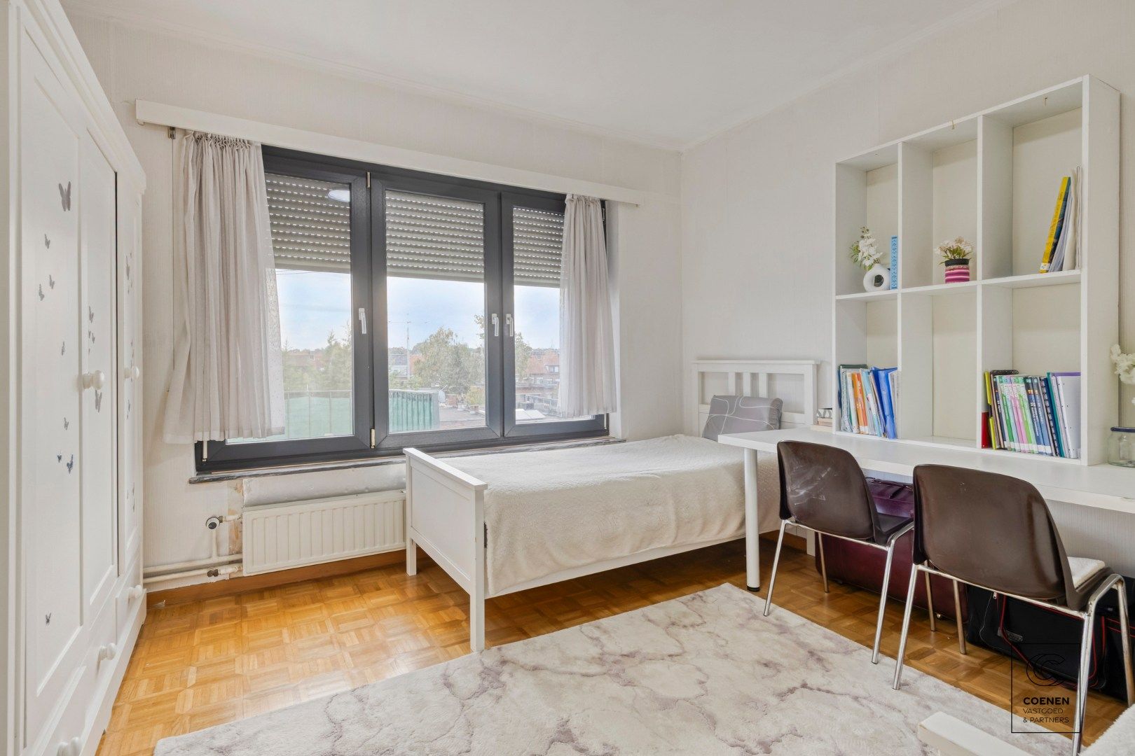 Ruim appartement van 104 m² met drie slaapkamers op centrale ligging te Merksem! foto 8