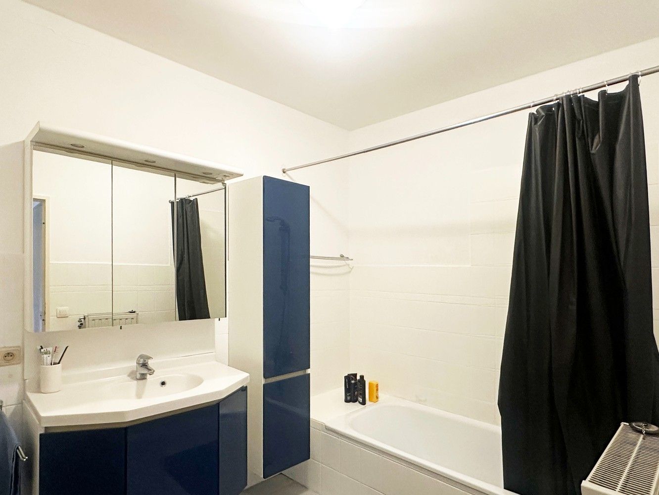 Gunstig centraal gelegen 2-slaapkamerappartement met garagebox foto 9