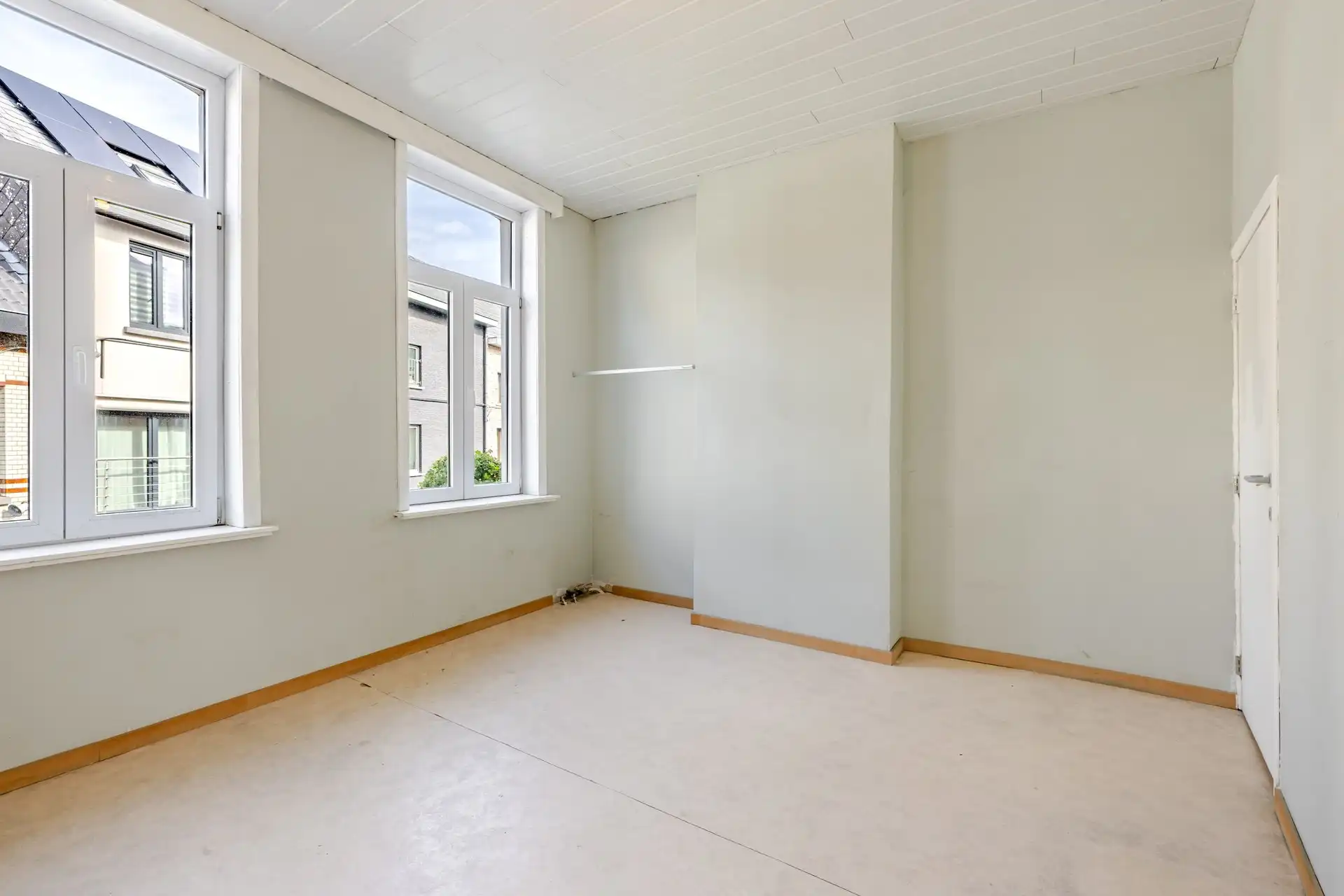 Handelspand met uitstekende visibiliteit en tal van mogelijkheden nabij het centrum van Aalst foto 24