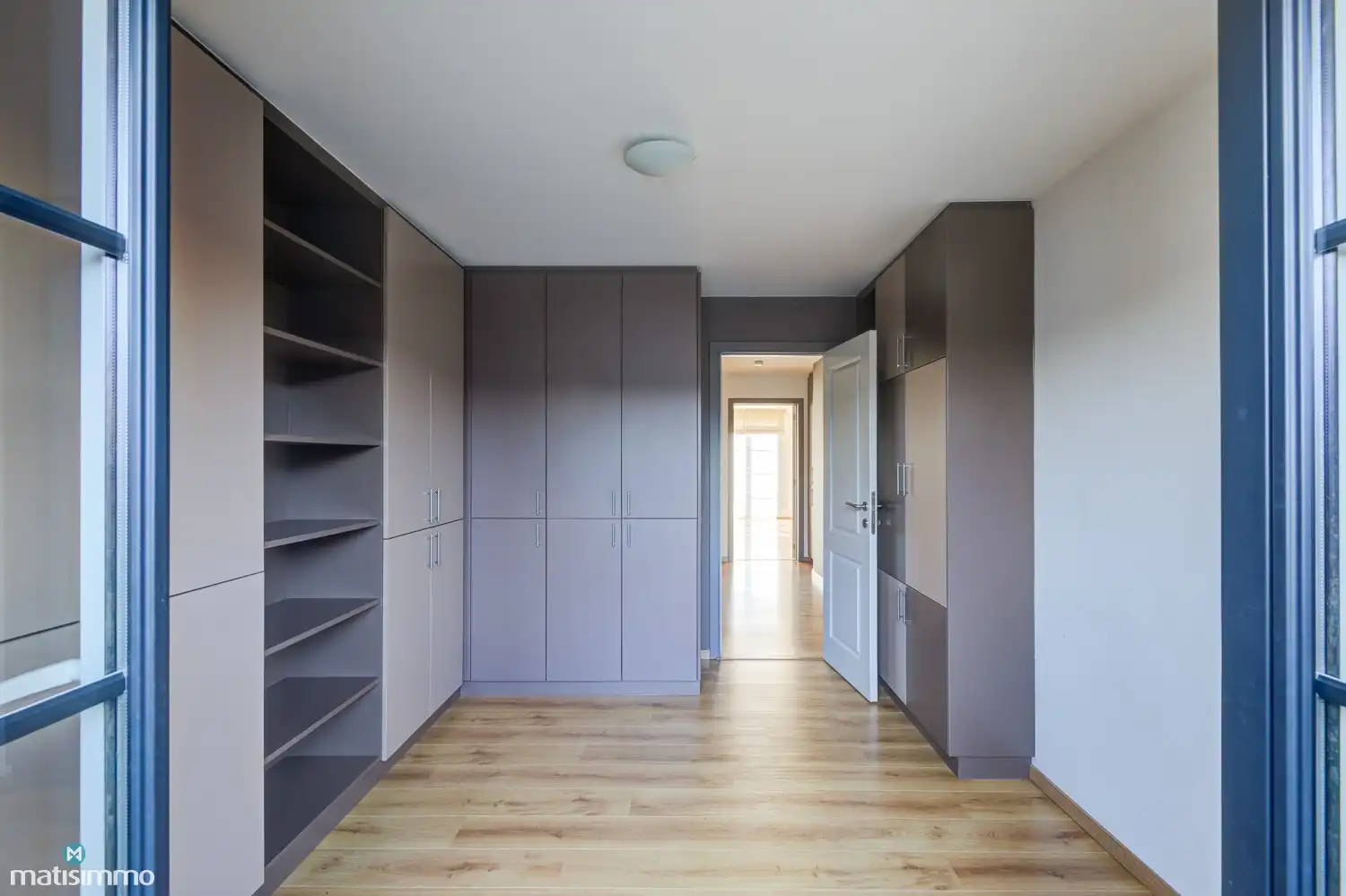 VERZORGD INSTAPKLAAR APPARTEMENT MET 2 SLAAPKAMERS EN RUIM TERRAS TE MUNSTERBILZEN foto 14