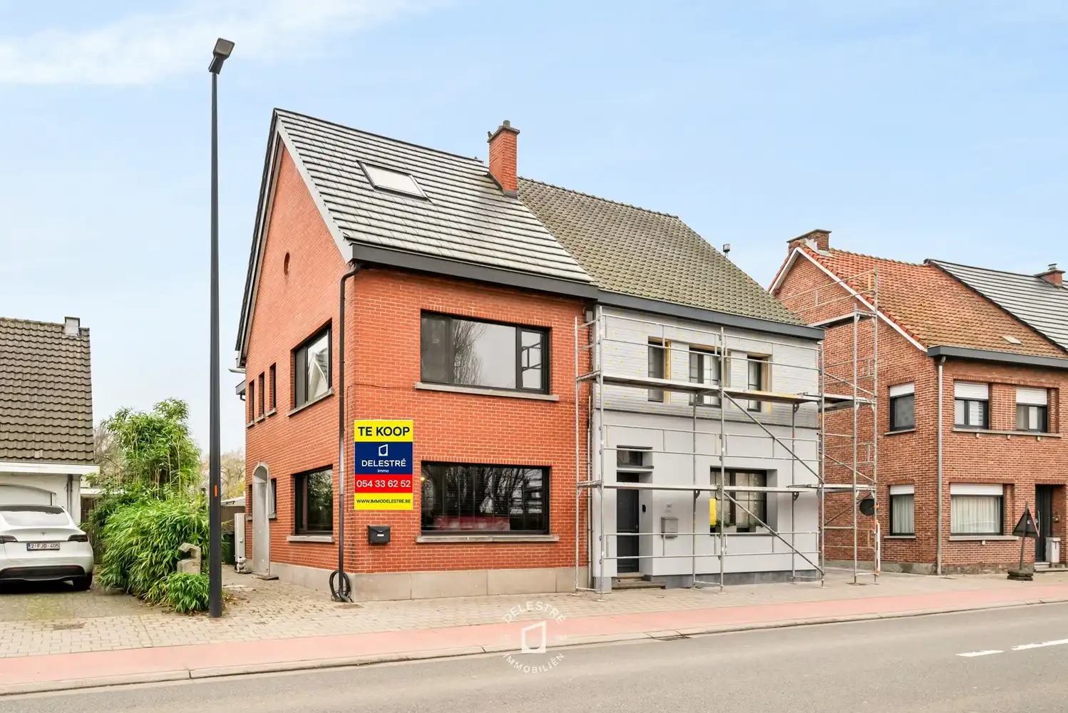 INSTAPKLARE, TRENDY HALFOPEN BEBOUWING MET TUIN EN MODERNE TECHNIEKEN foto 2