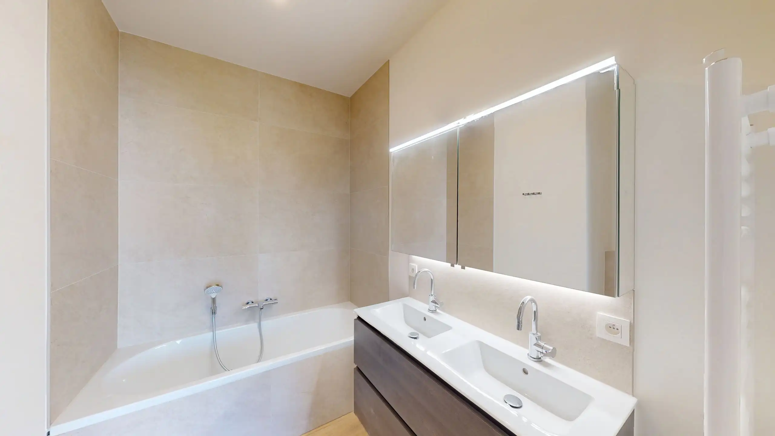 LINKEROEVER - Nieuw appartement met frontaal waterzicht  foto 10