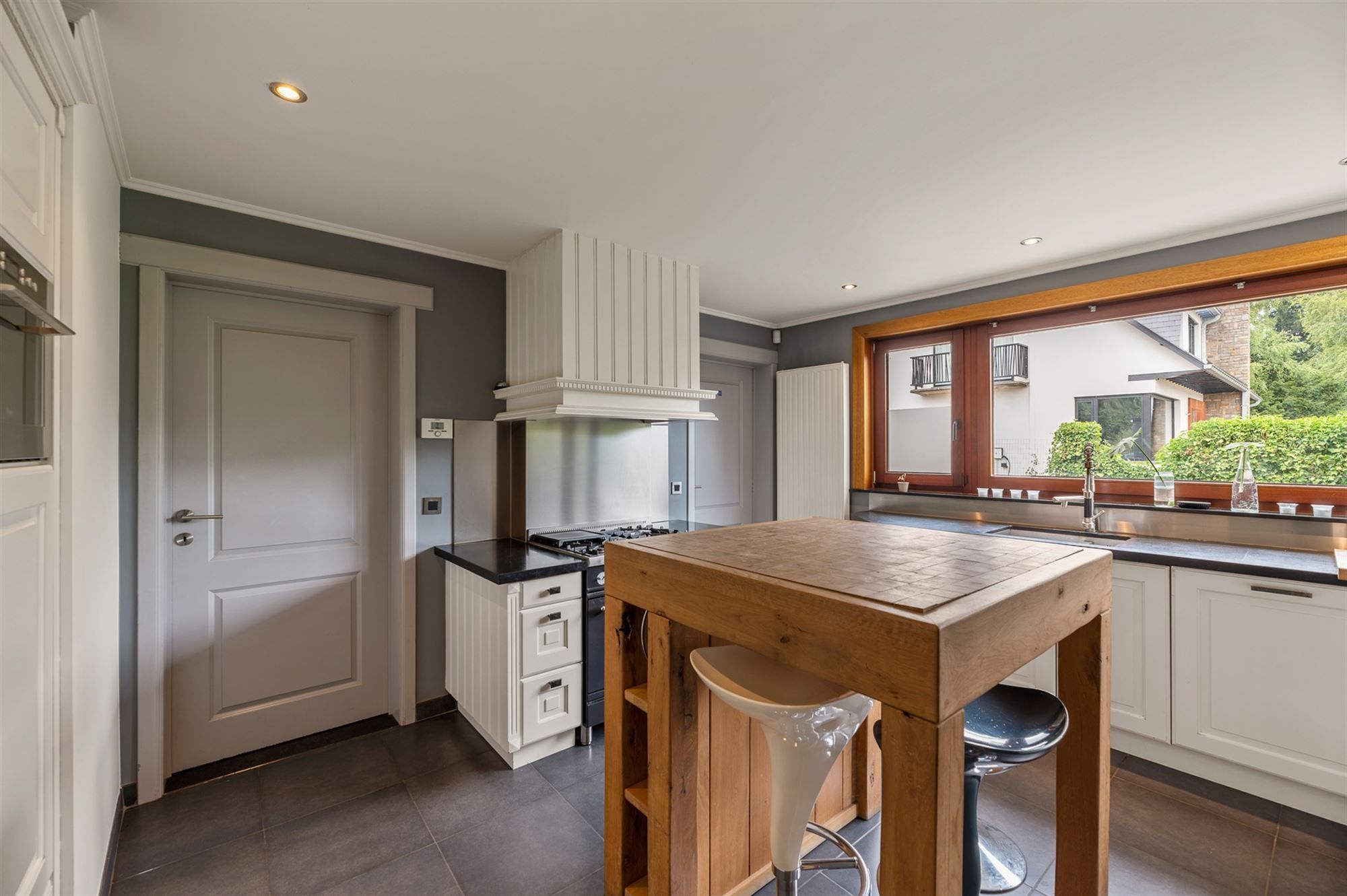 RUIME WONING (213M2) MET 5 SLAAPKAMERS + POLYVALENTE RUIMTE VAN 240M2 OP EEN PERCEEL VAN 18A91 foto 12