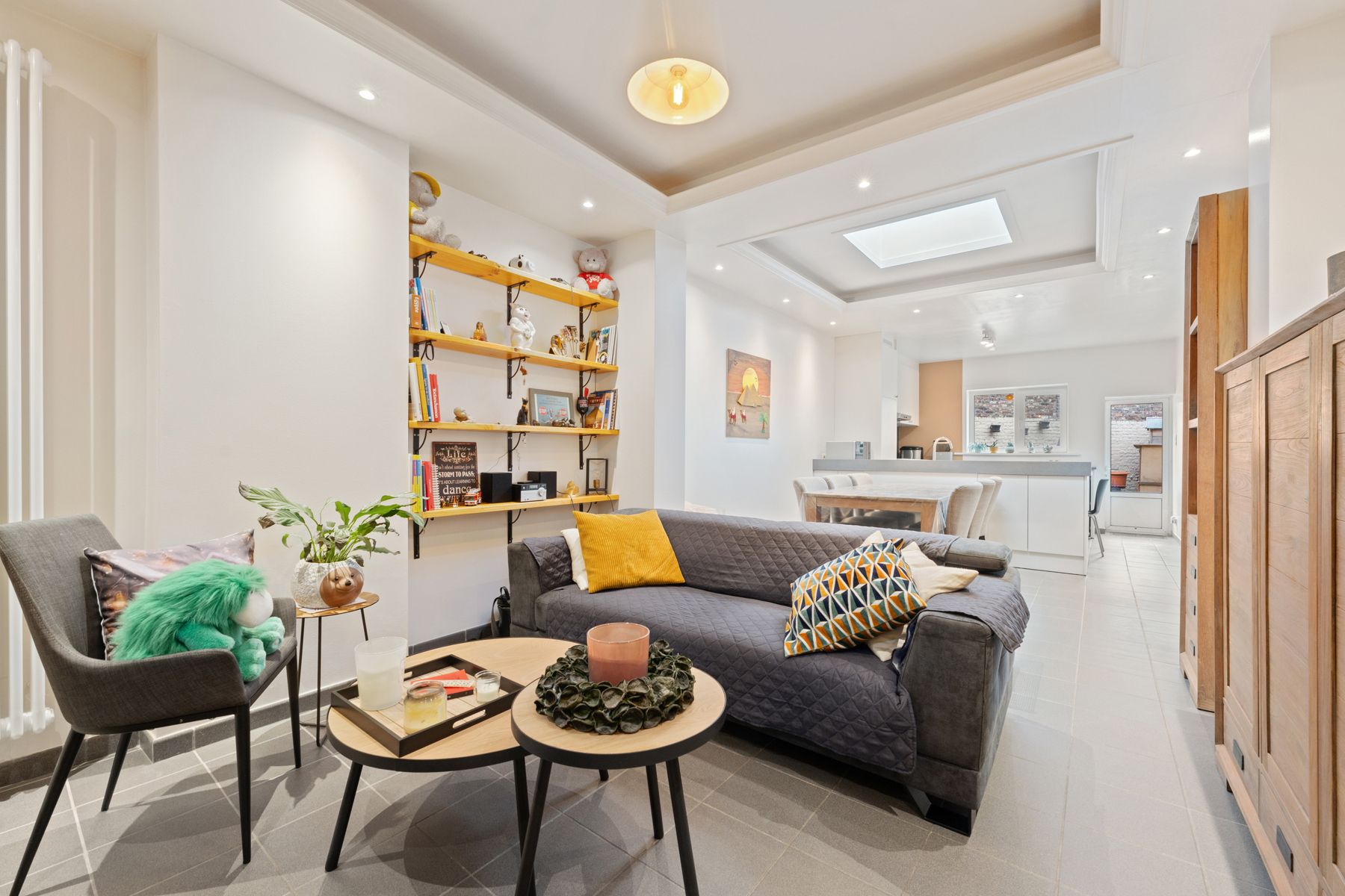 Instapklare gerenoveerde woning met 4 slaapkamers! foto 2