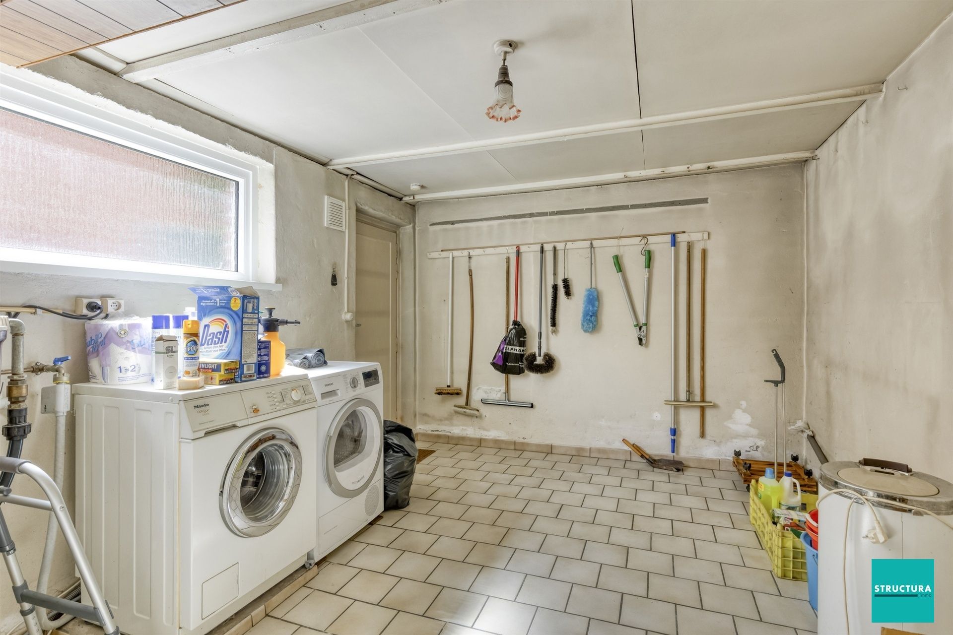Verzorgde woning met potentieel foto 11