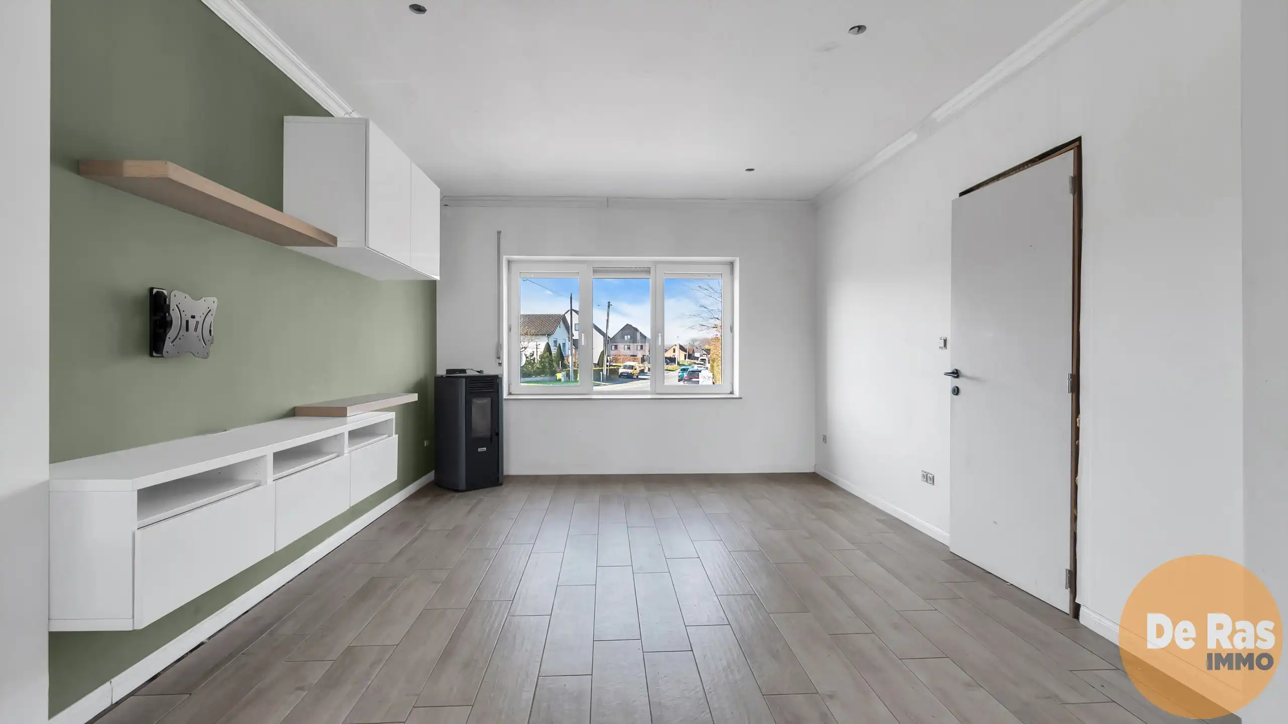 Hoofdfoto van de publicatie: GALMAARDEN – Lichtrijke woning met 3 slpks, garage en tuin