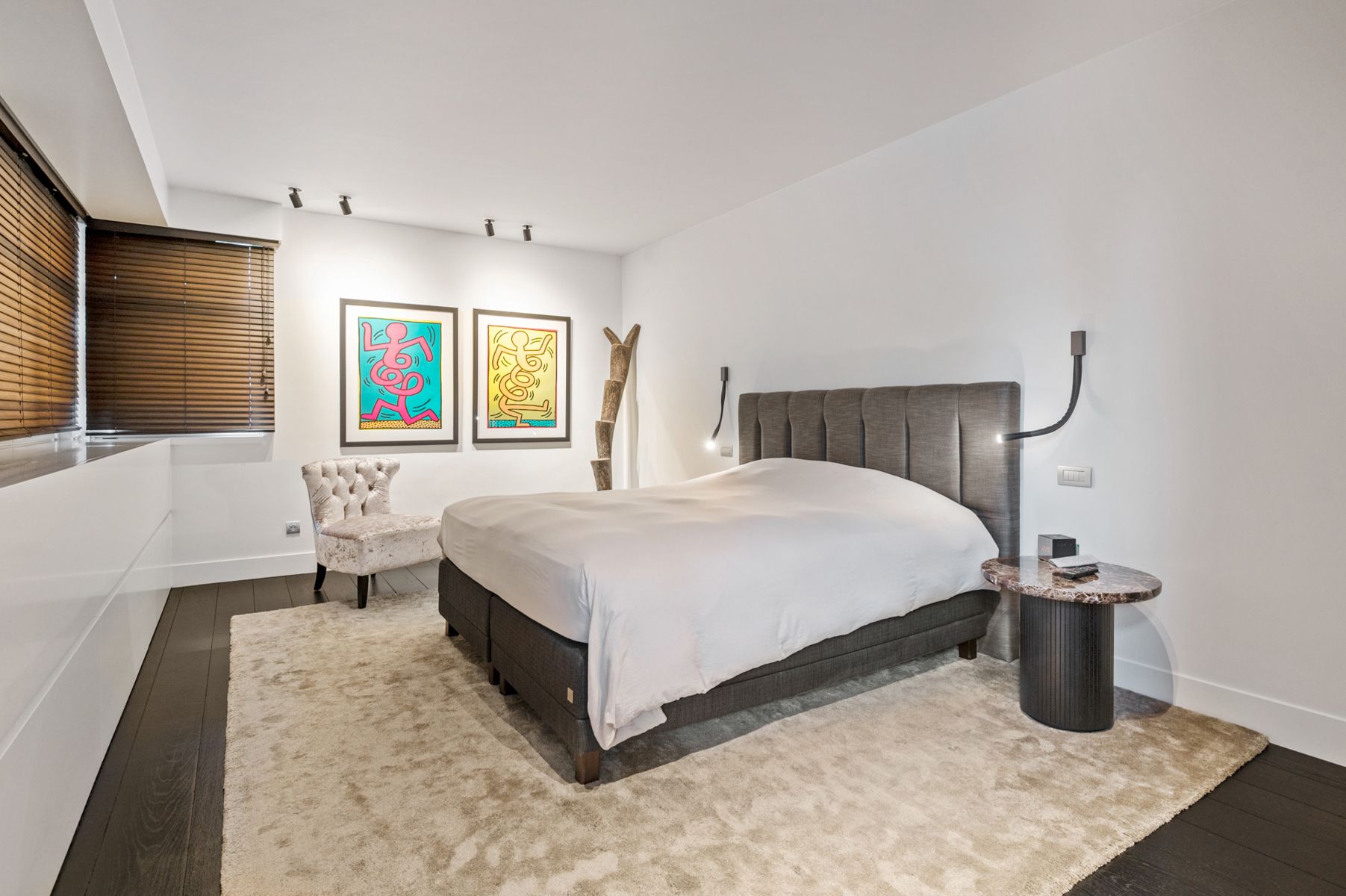 High-end afgewerkte praktijkvilla in het centrum foto 17