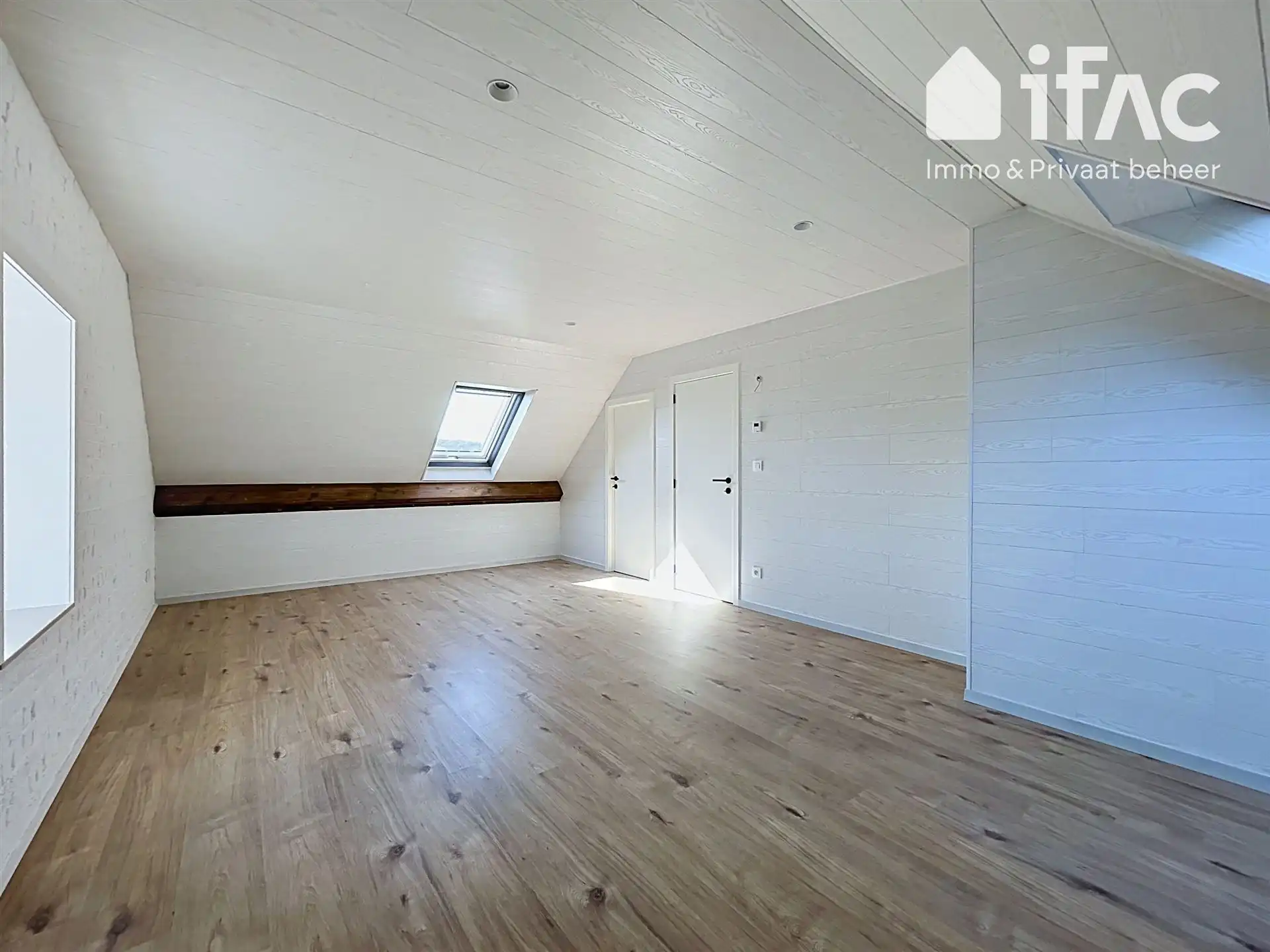 Rustig gelegen volledig gerenoveerde woning foto 22