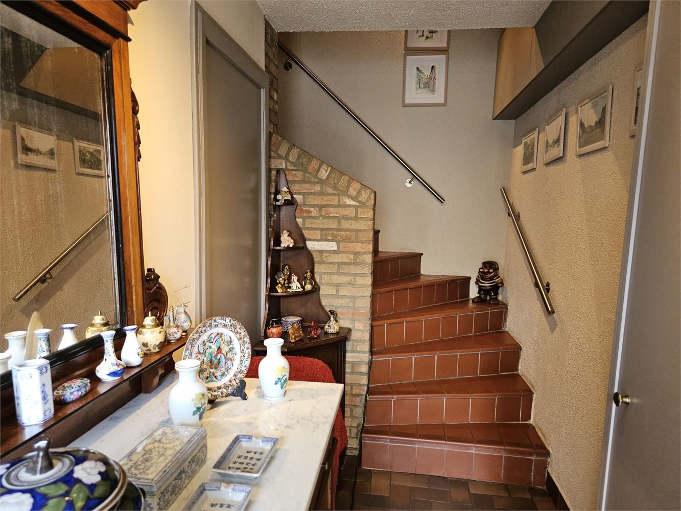 Hoekpand (handelsgelijkvloers + appartement) aan de voet van de Muur foto 14