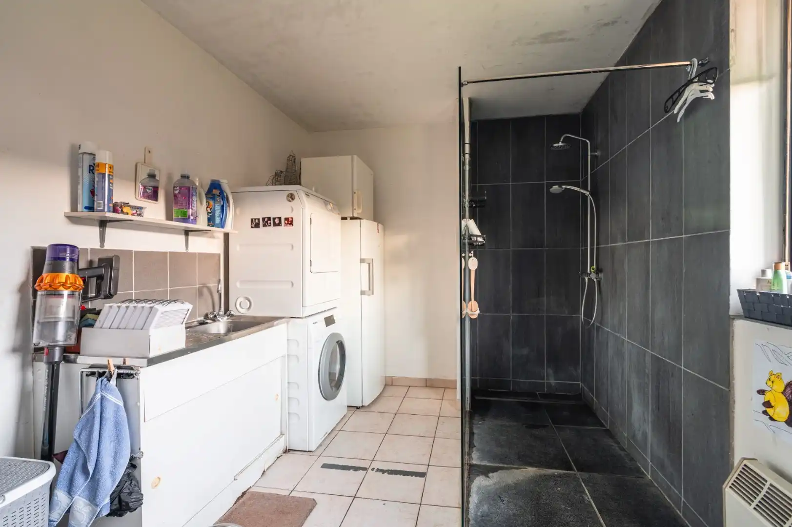 Villa met 6 kamers,  garage, 44 zonnepanelen, en veel ruimte op 810 m² foto 10