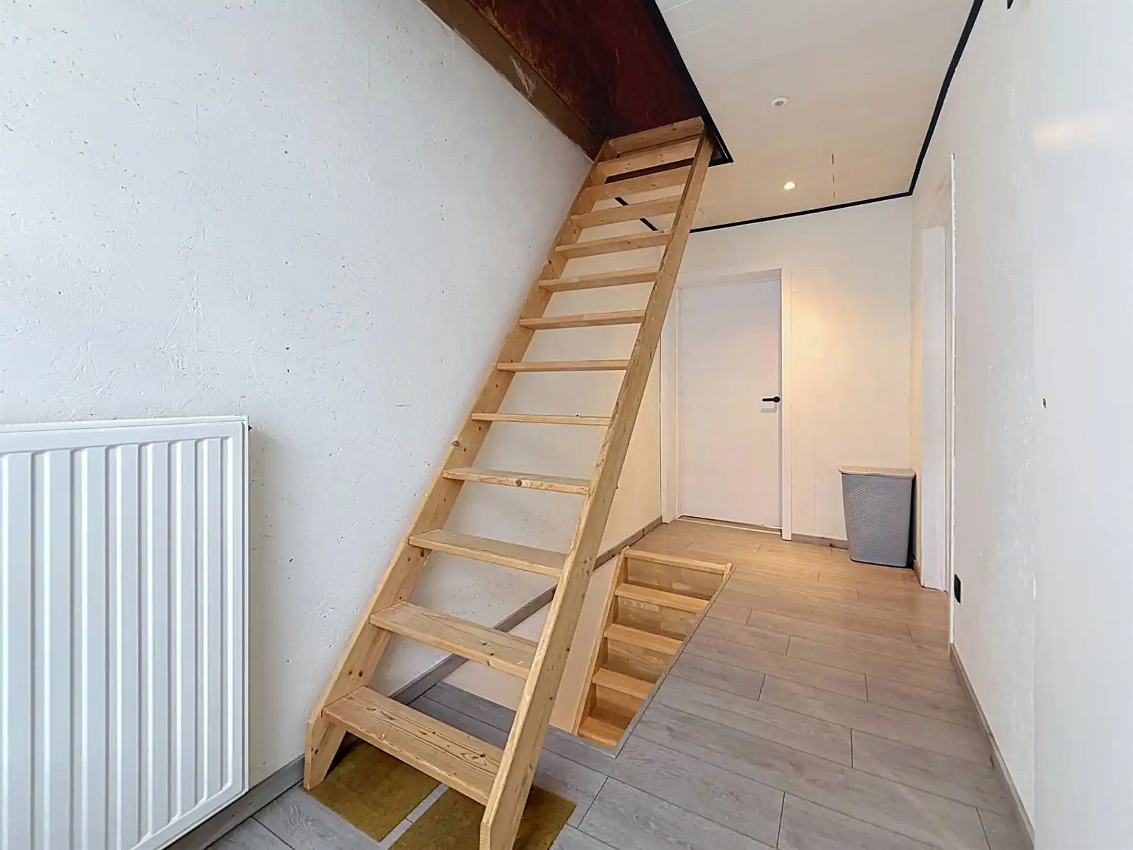 Gerenoveerde woning (2019), 2 slpks, zolder, opp 3a 03ca foto 16