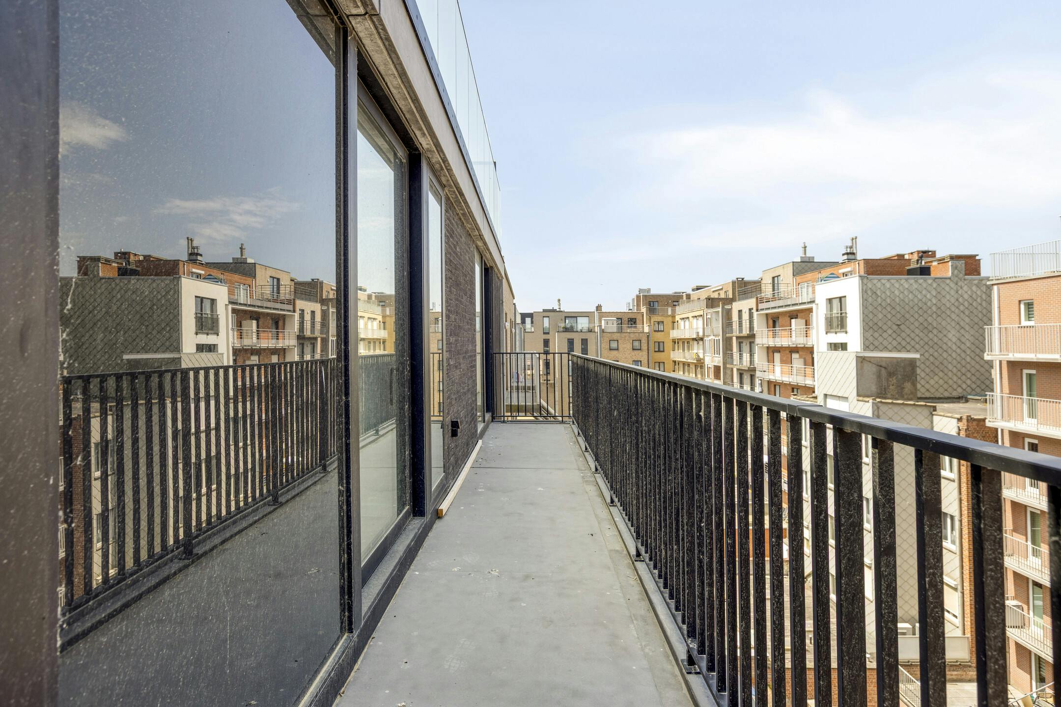 Ruim nieuwbouw appartement (147m²) met 3 slaapkamers foto 20