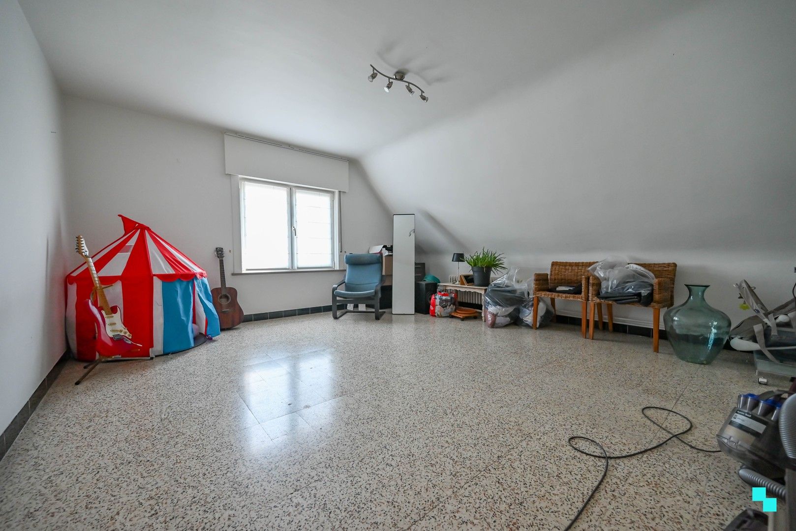Ruime alleenstaande woning in een groene omgeving te Ardooie foto 15