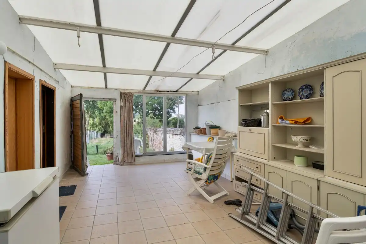 Goedgelegen woning met grote weide foto 7