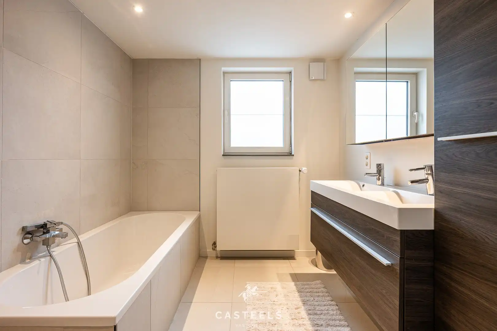 Met smaak gerenoveerde woning te koop in Gavere foto 15