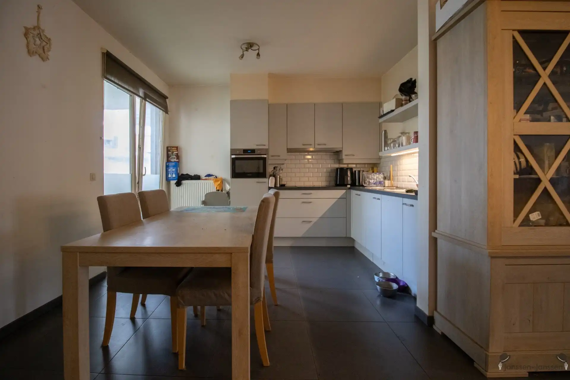 Gelijkvloers appartement van 115 m² met tuintje en garage foto 3
