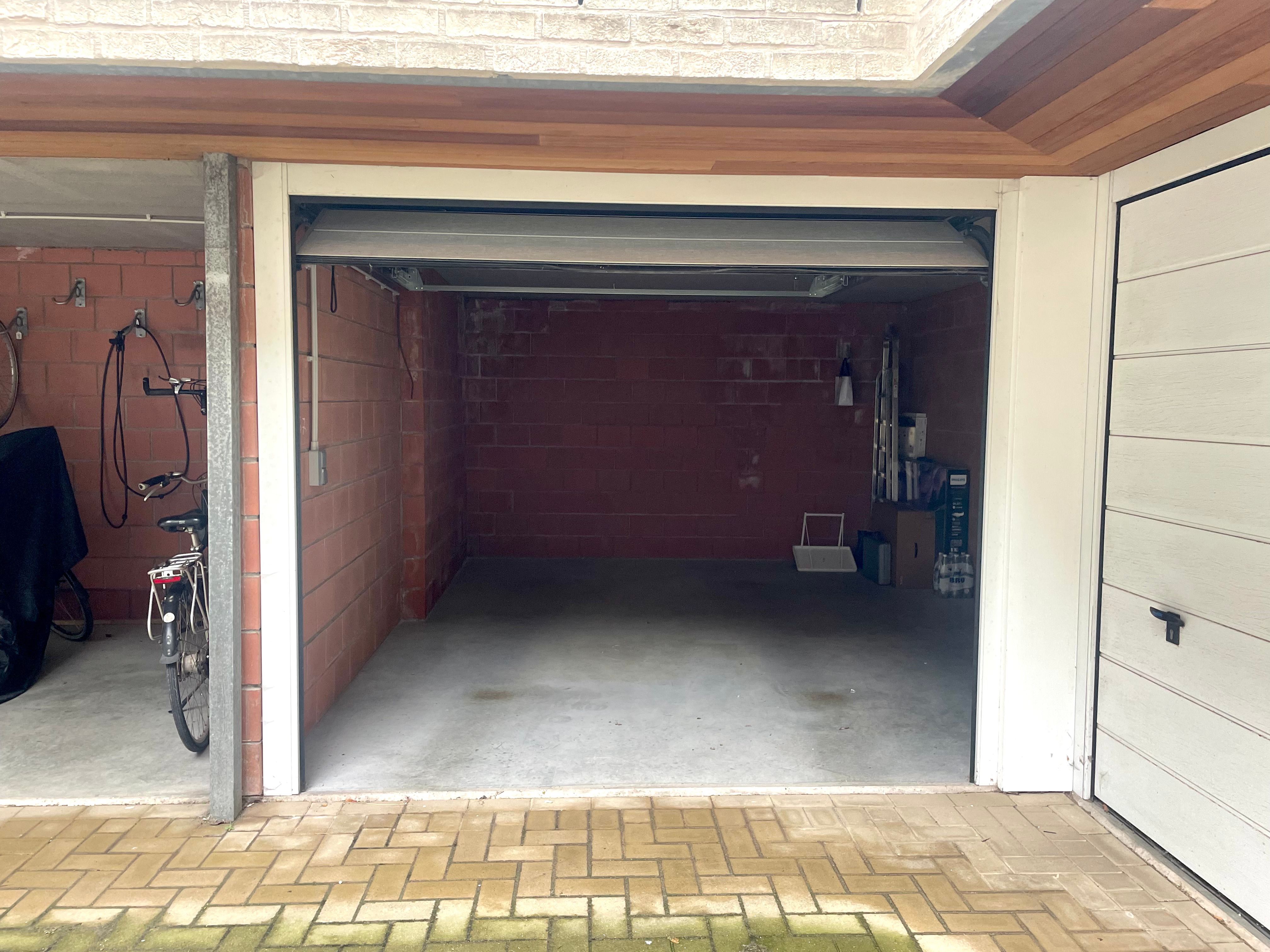 Vlot toegankelijke garagebox in het centrum van Oostende foto 4