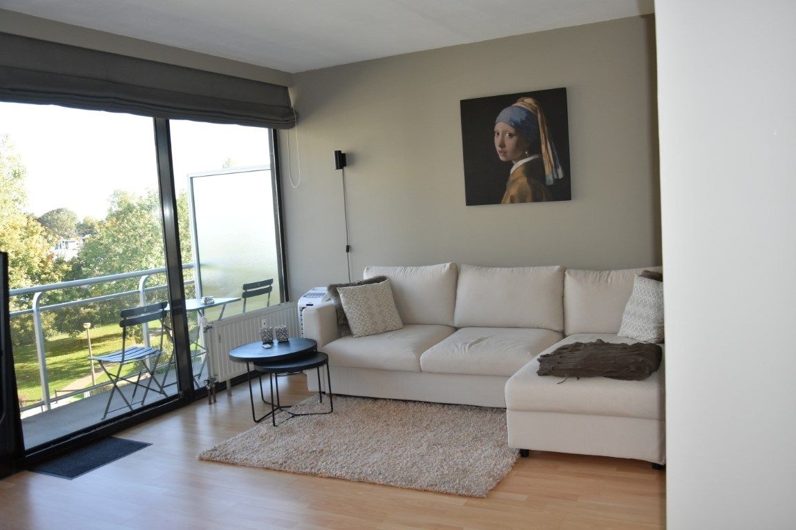 gemeubileerde studio met berging en buitenparking foto {{pictureIndex}}