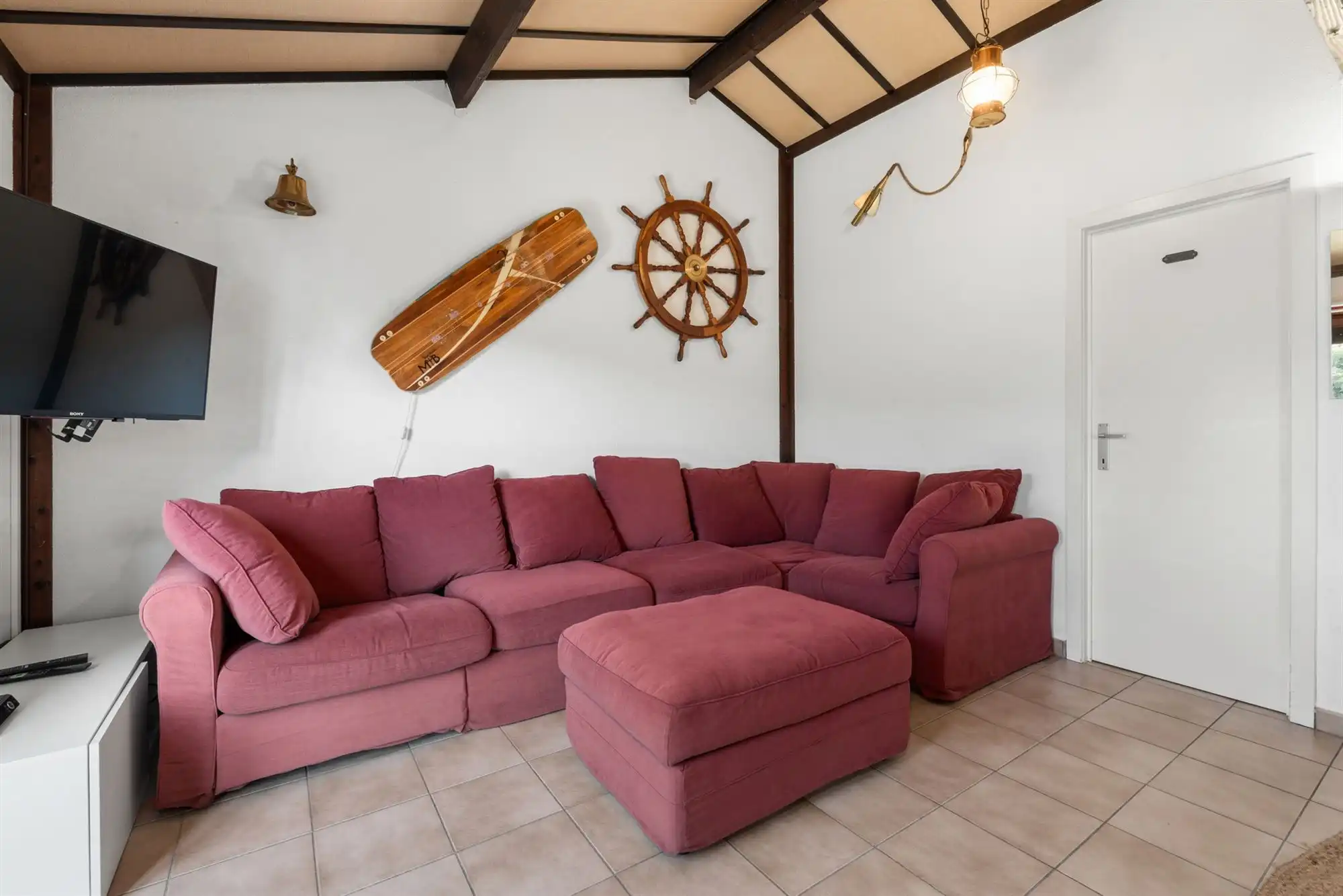 Leuke vakantiewoning met parking in park! foto 7