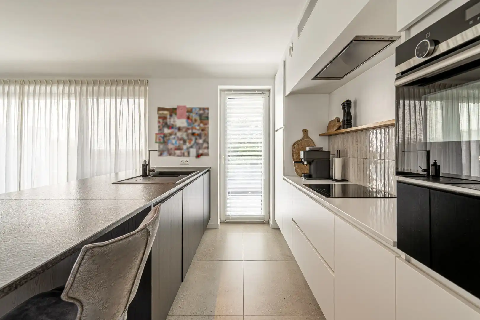 Instapklaar duplex-appartement met 3 slaapkamers, 2 terrassen en garage in Moorslede foto 6