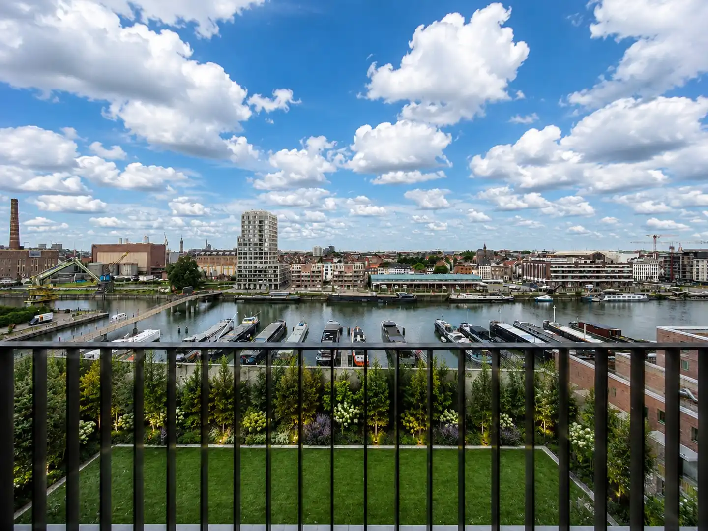 Ruim appartement met zicht op het water foto 7