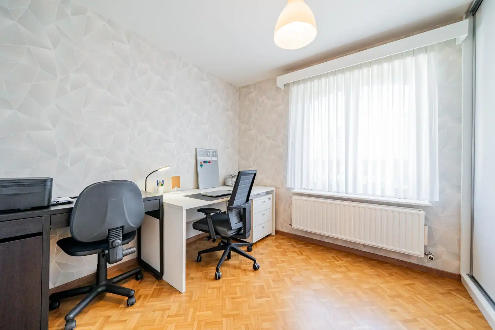 Charmante en bijzonder ruime woning met prachtige tuin en 3 slaapkamers foto 29