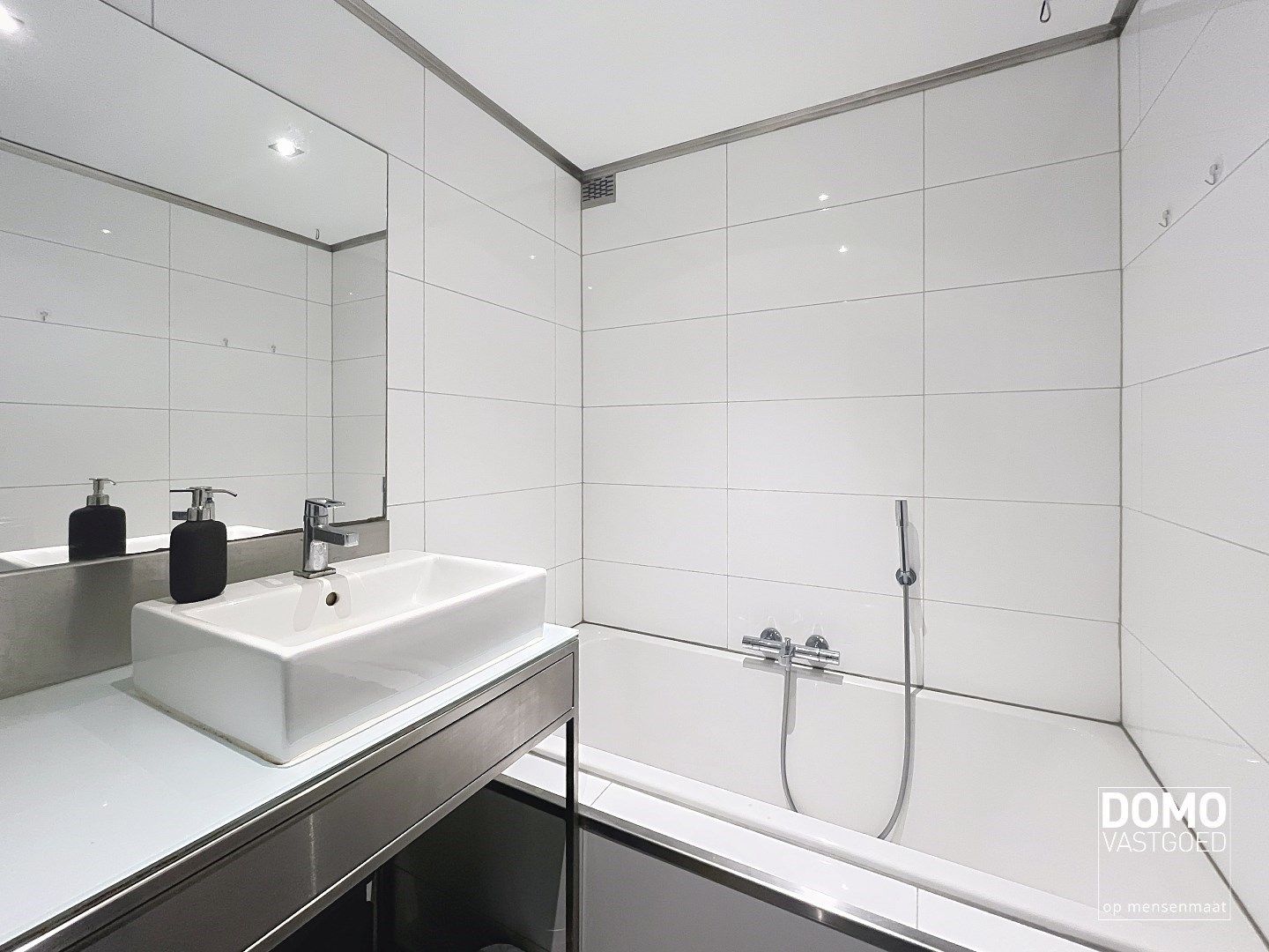 COMFORTABEL, ENERGIEZUINIG APPARTEMENT MET GARAGE TE HASSELT, VLAKBIJ E314 foto 14