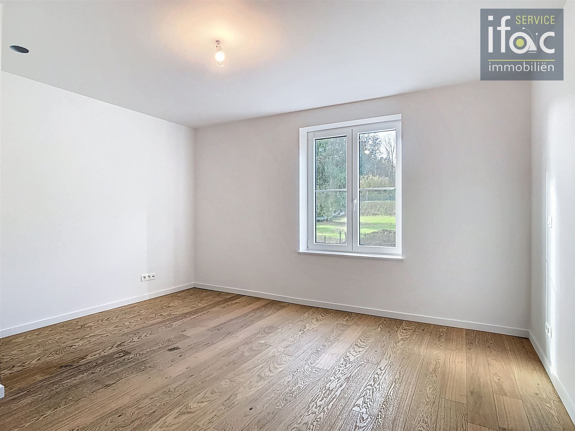 Nieuwbouwwoning met 4 slaapkamers, 2 badkamers en tuin. foto 16