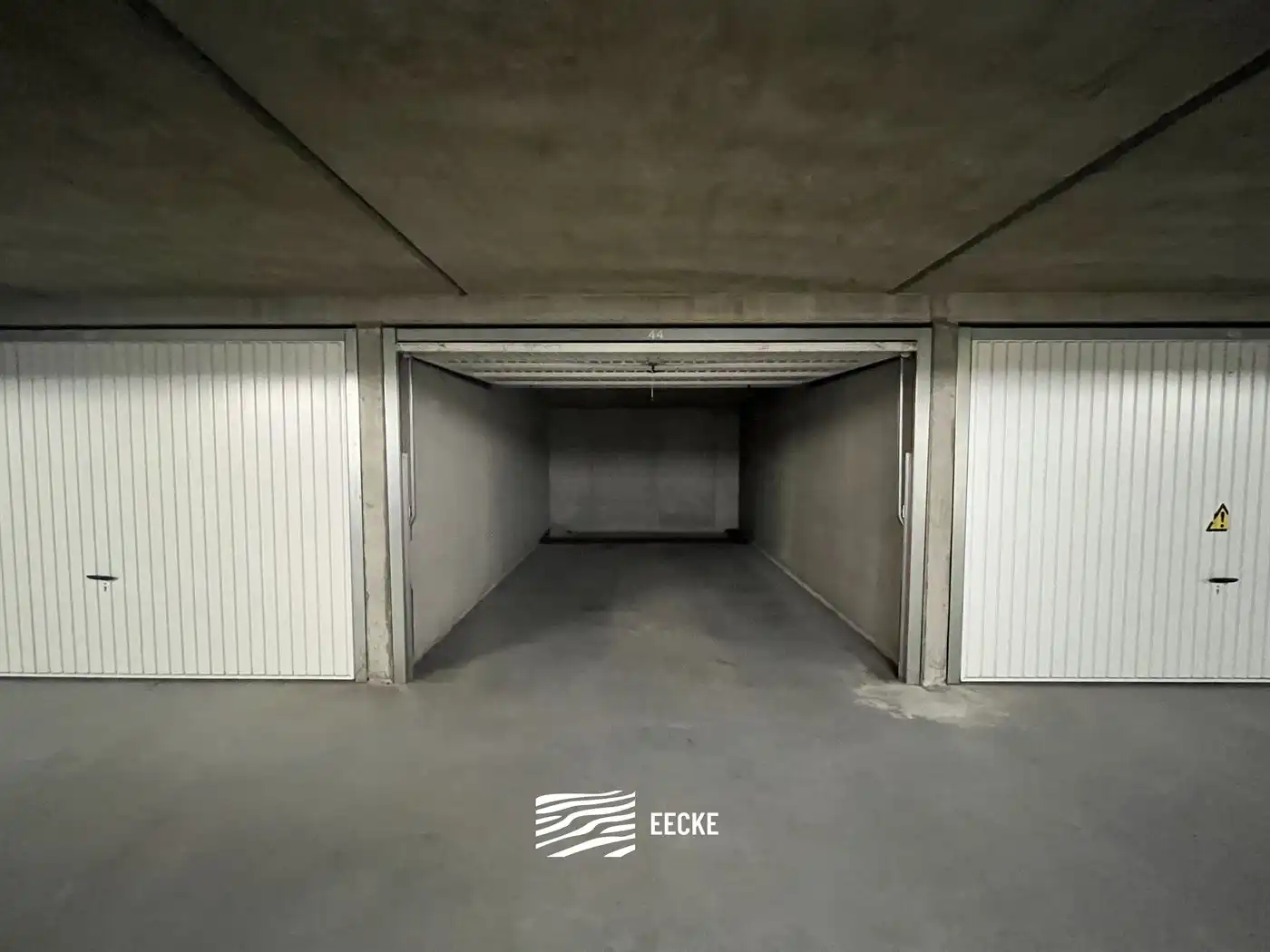 Parking - gesloten garagebox foto 3