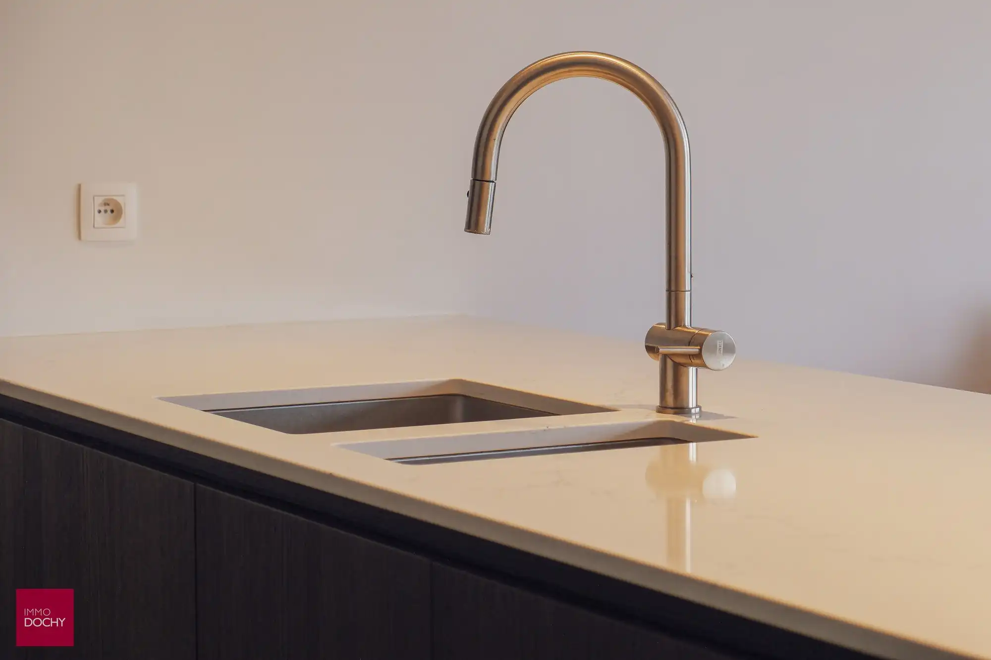 Prachtig afgewerkt appartement met ruim zonneterras centrum Waregem foto 5