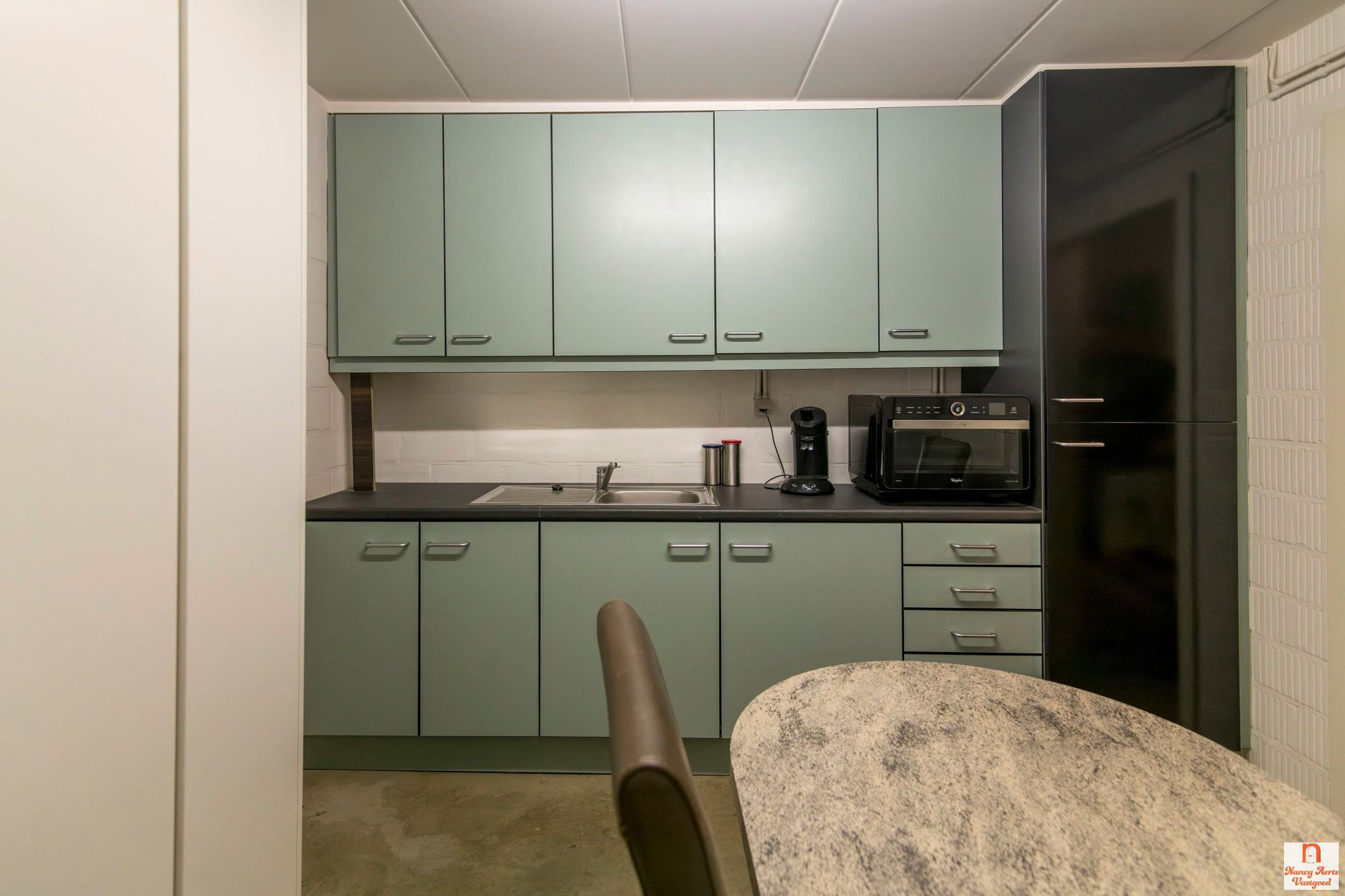 Magazijn van 550m² op industrie - optie huur conciërgewoning foto 8